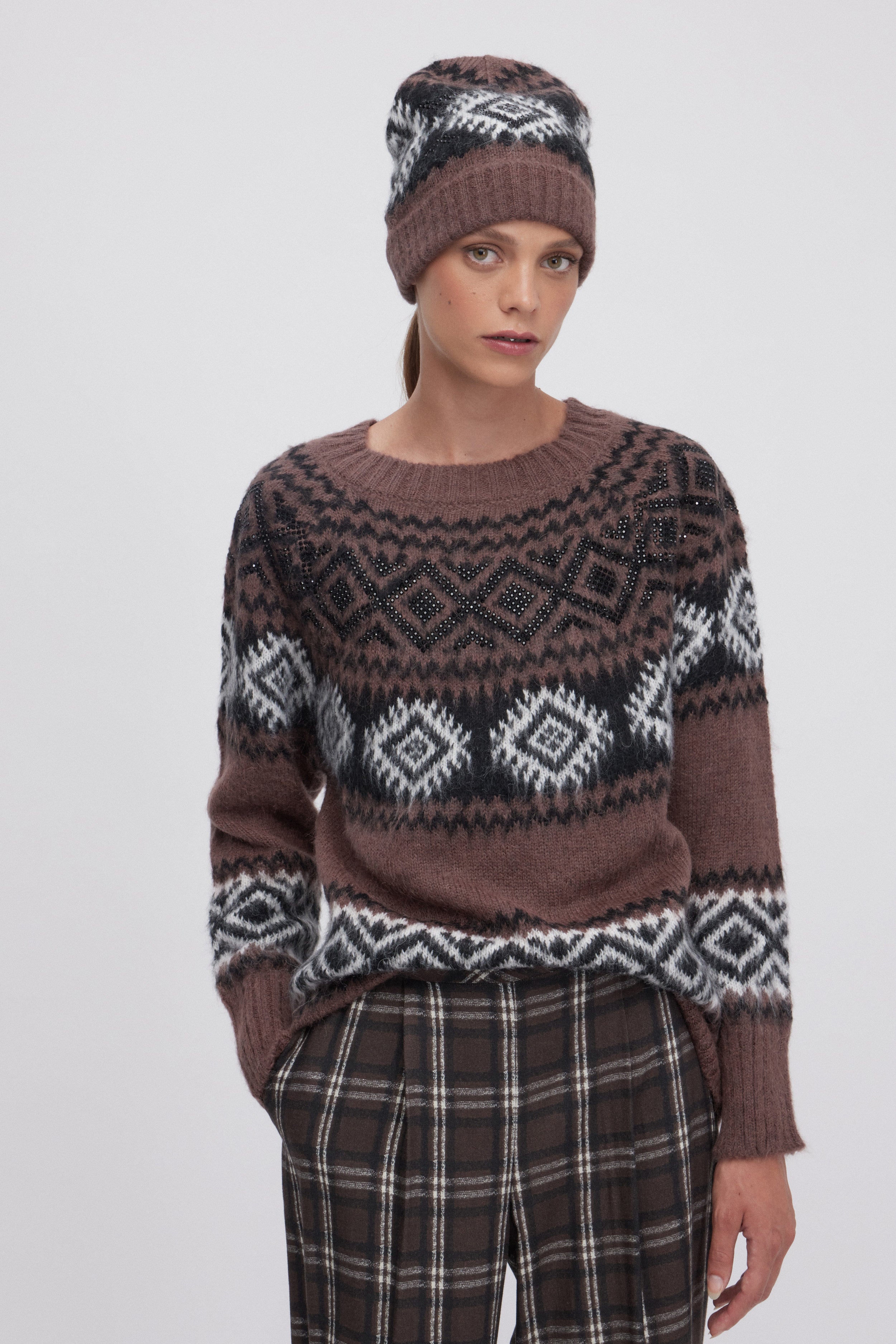 MAGLIA JACQUARD CON MOTIVO A ROMBI E CRISTALLI