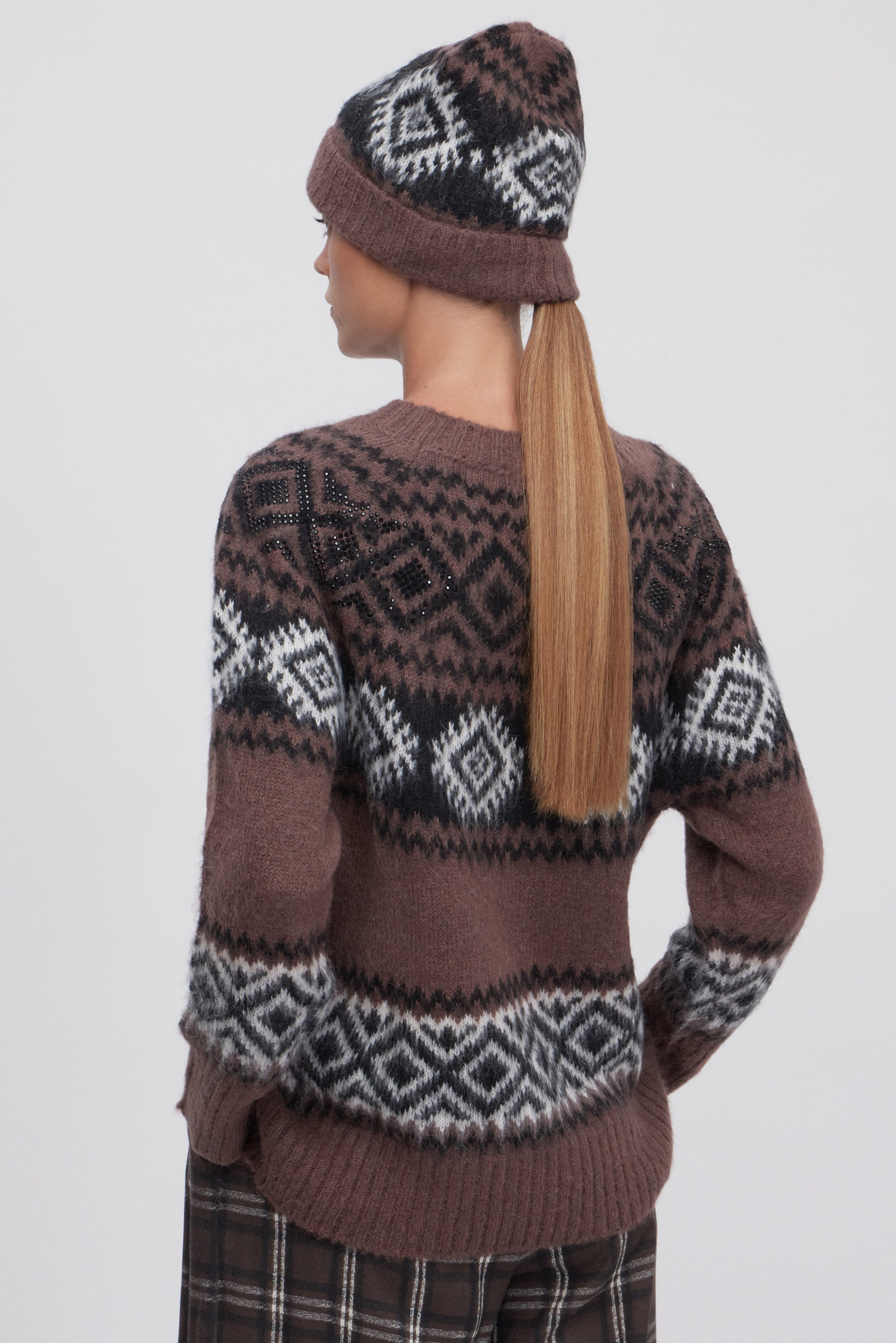 MAGLIA JACQUARD CON MOTIVO A ROMBI E CRISTALLI