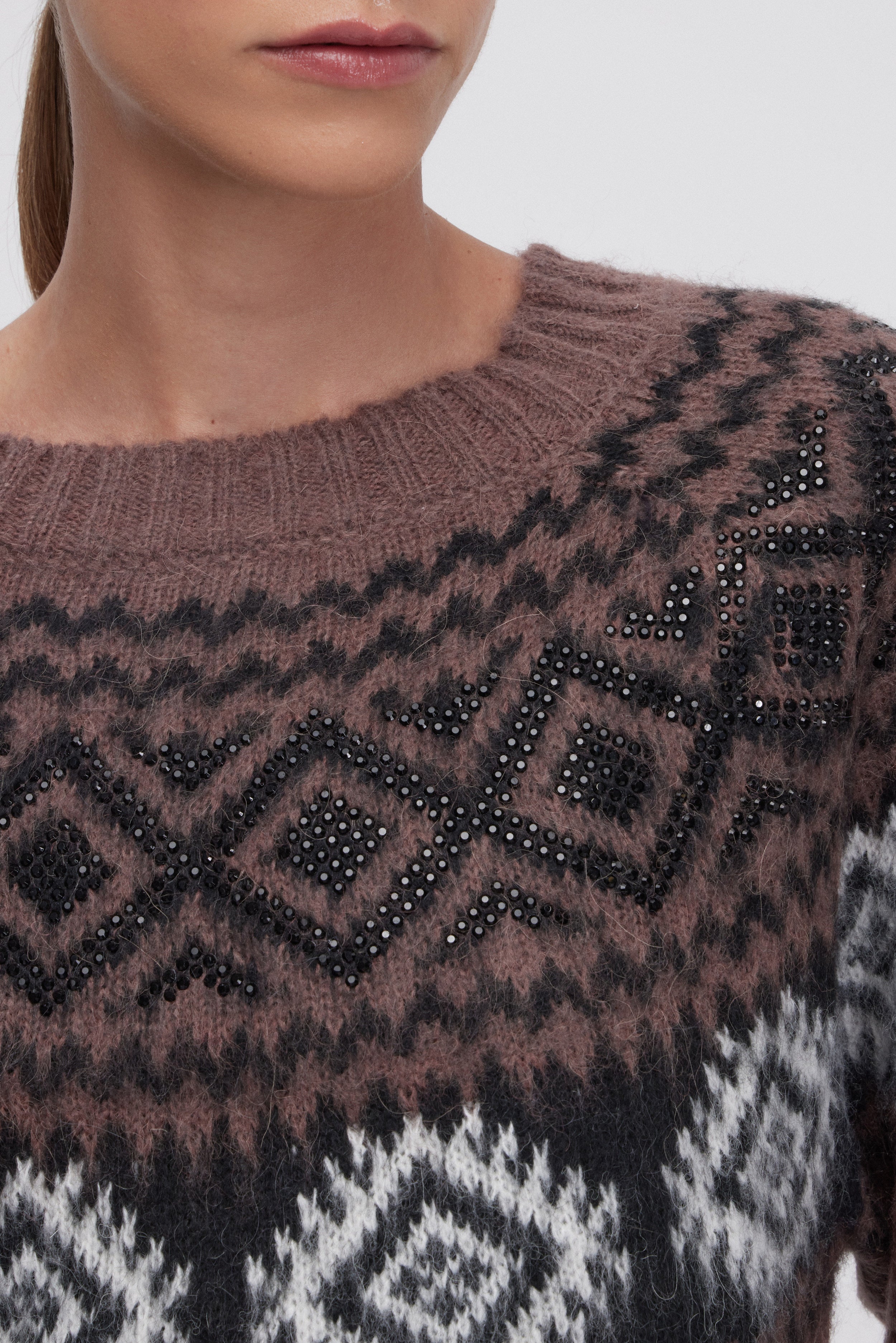 MAGLIA JACQUARD CON MOTIVO A ROMBI E CRISTALLI