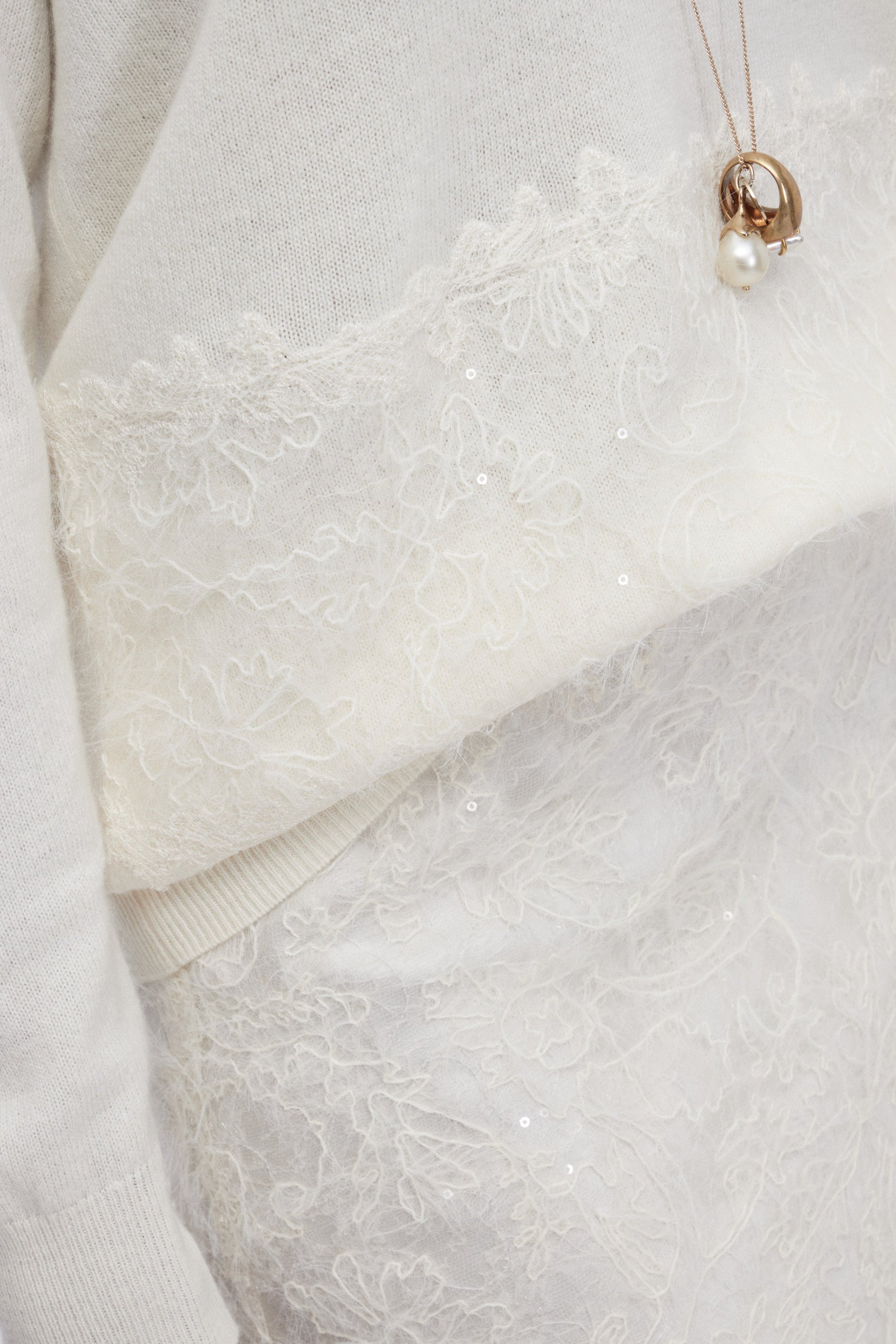 MAGLIA IN LANA E CACHEMIRE CON INSERTO DI PIZZO