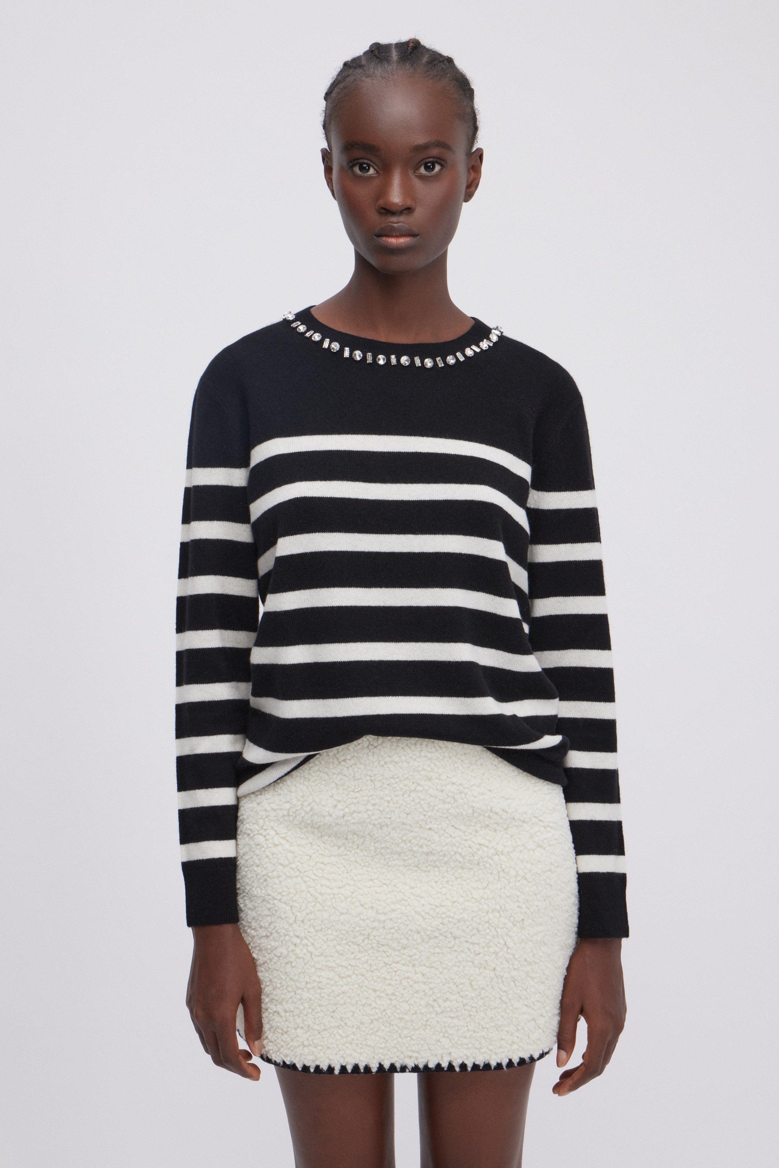 MAGLIA IN LANA E CACHEMIRE A RIGHE CON SCOLLO GIOIELLO