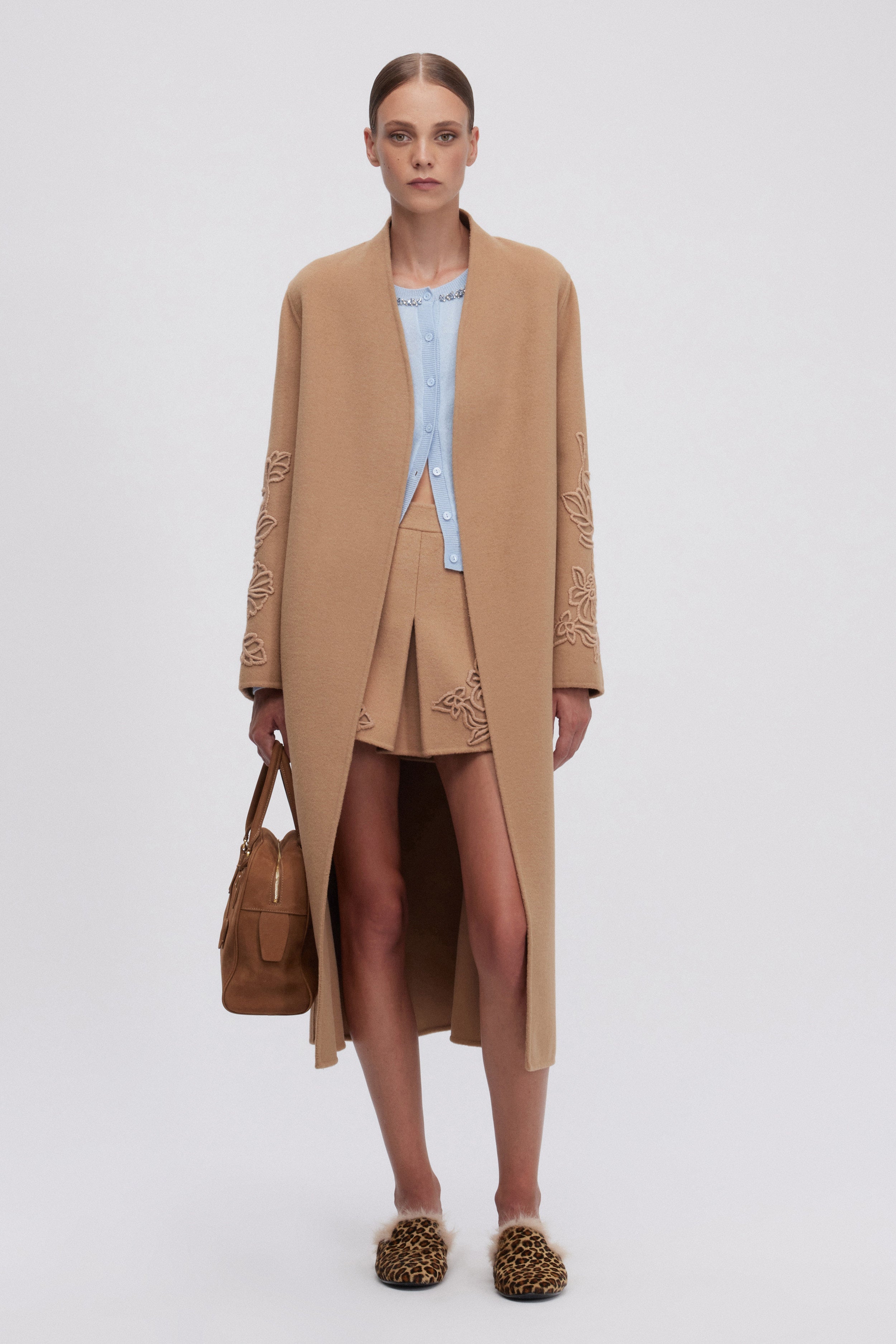 CARDIGAN IN LANA E CACHEMIRE CON SCOLLO GIOIELLO