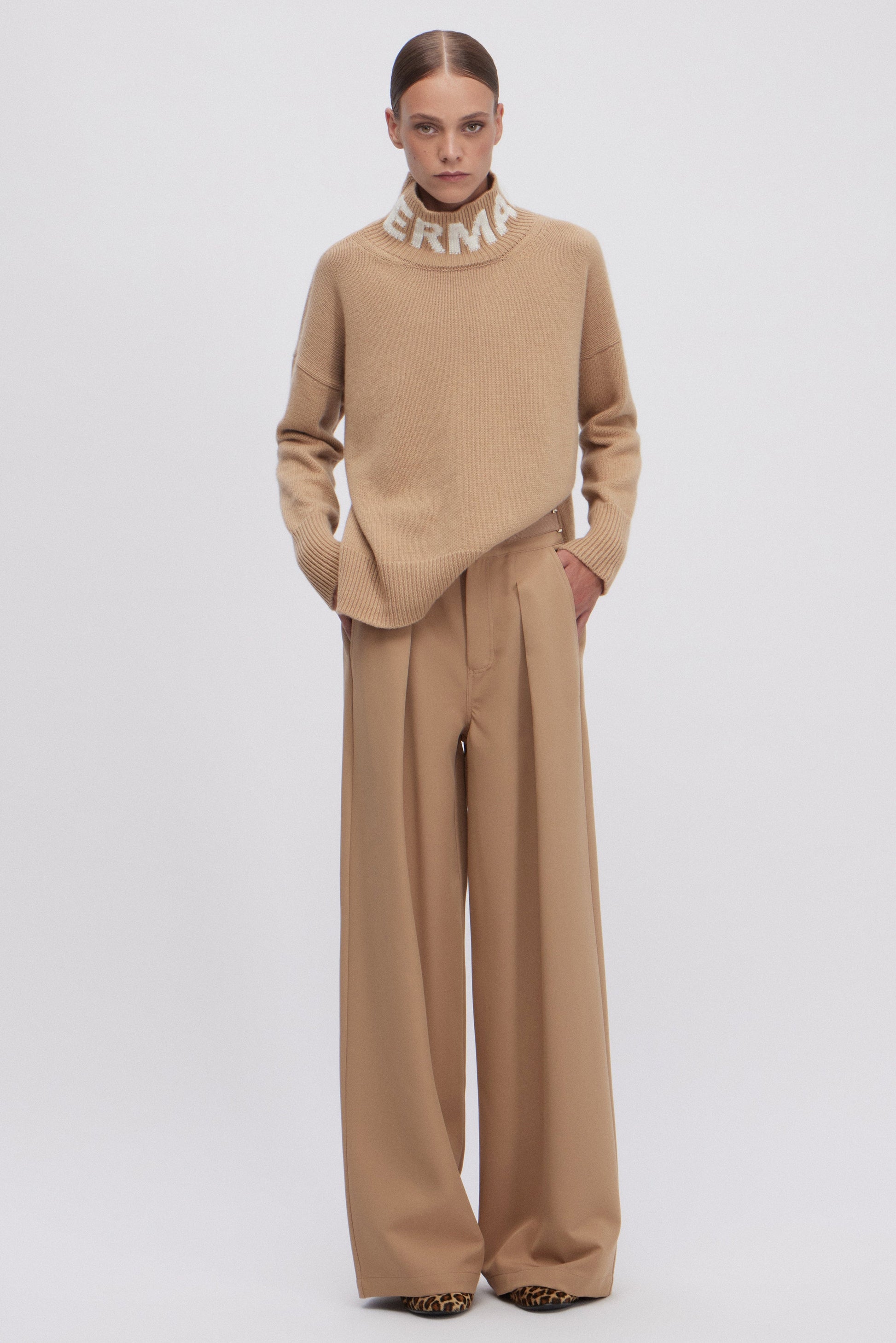 PANTALON LARGE EN CADY AVEC BOUCLES