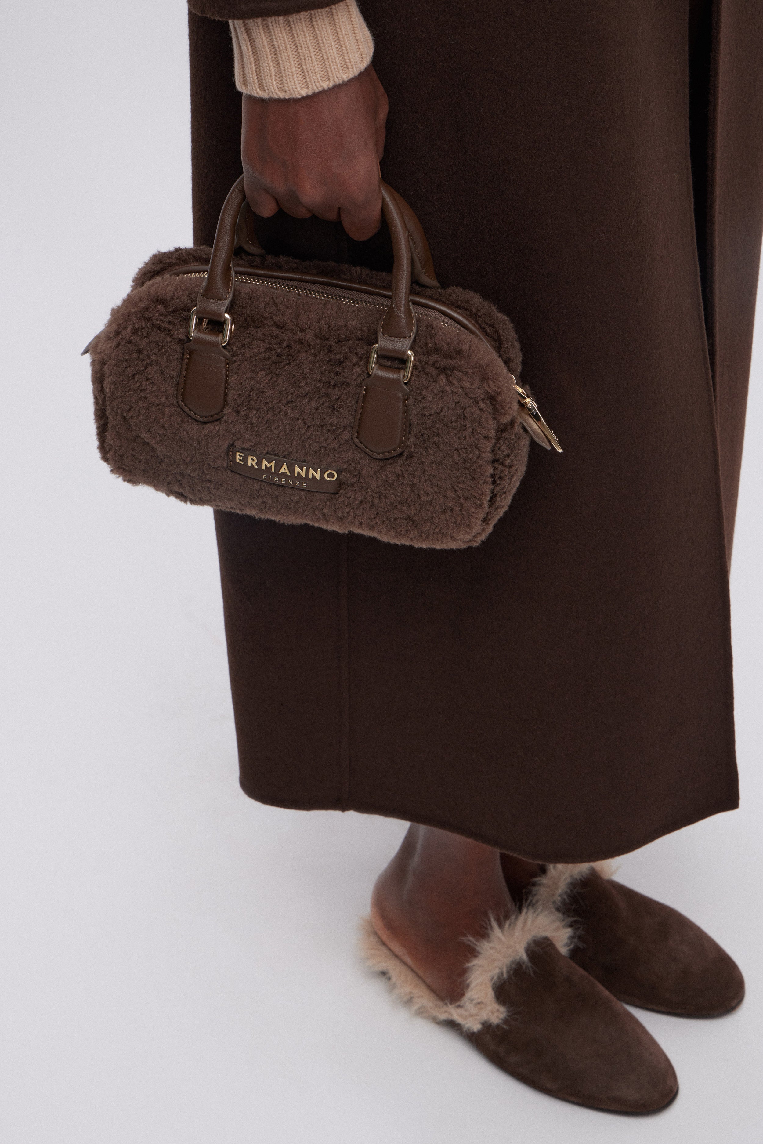 SAC PETIT BOWLING EN FAUSSE FOURRURE AVEC LOGO