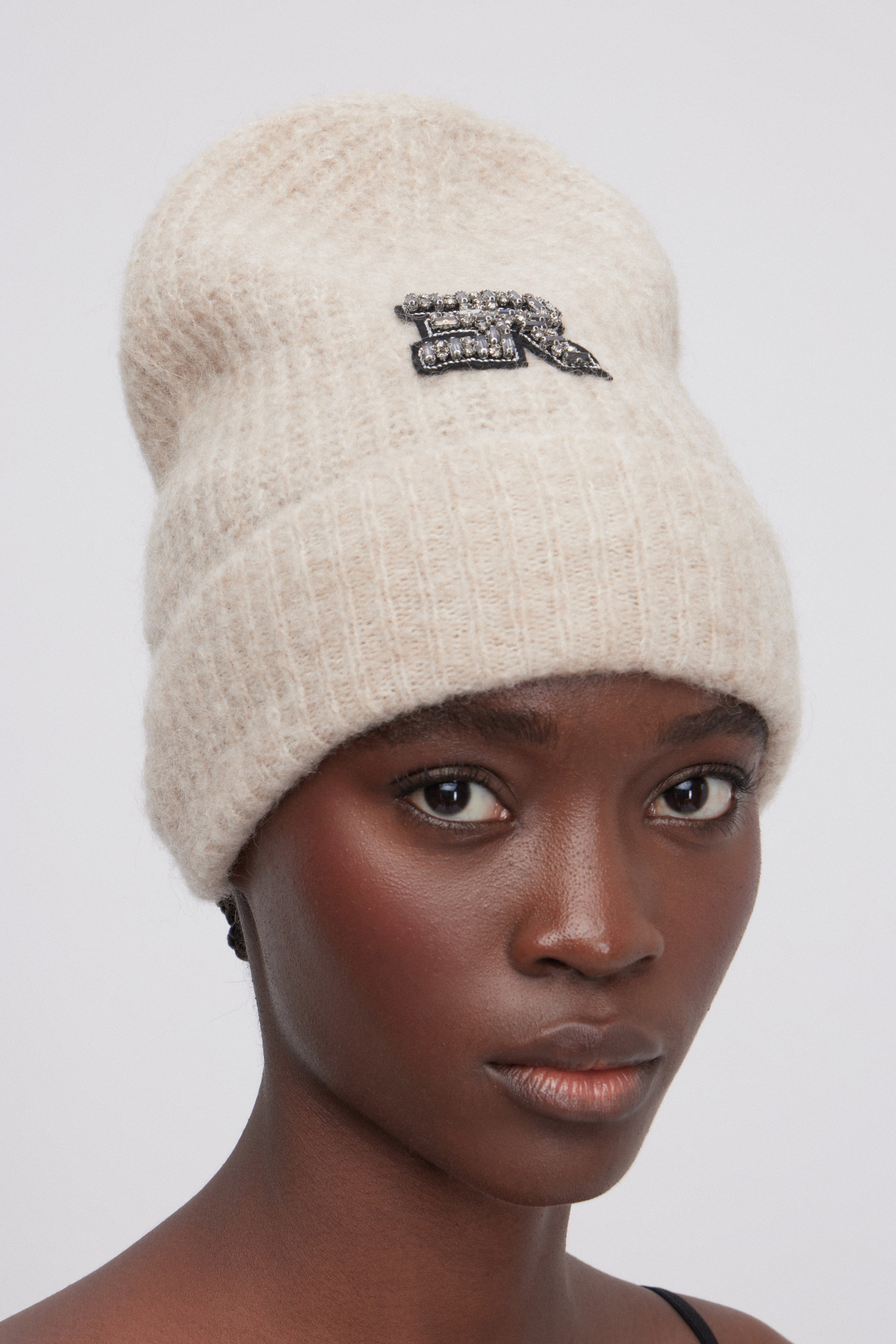 RIBBED HAT IN BLENDED ALPACA AND JEWEL LOGO
