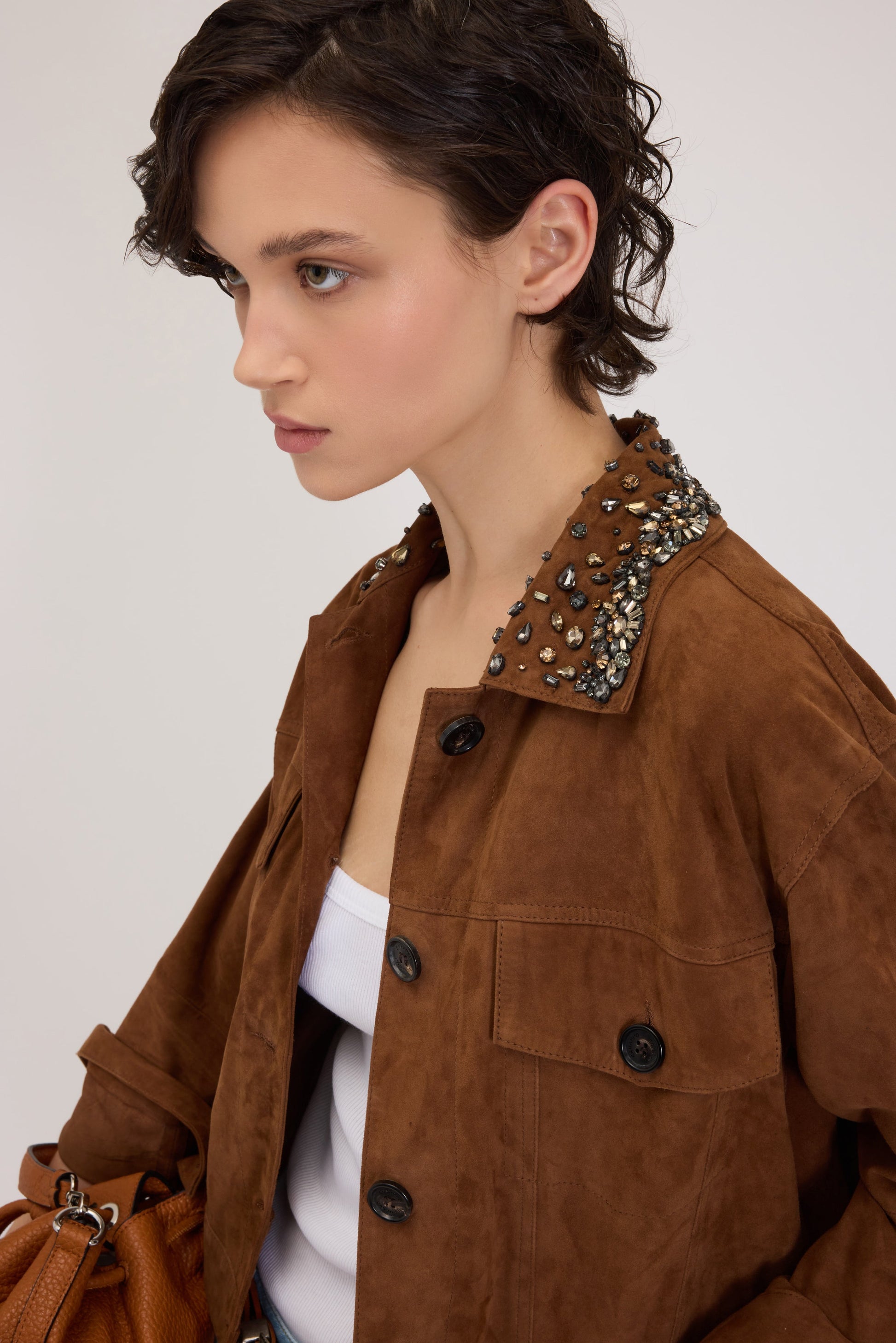 BLOUSON EN SUEDE AVEC FRANGES ET COL BIJOU