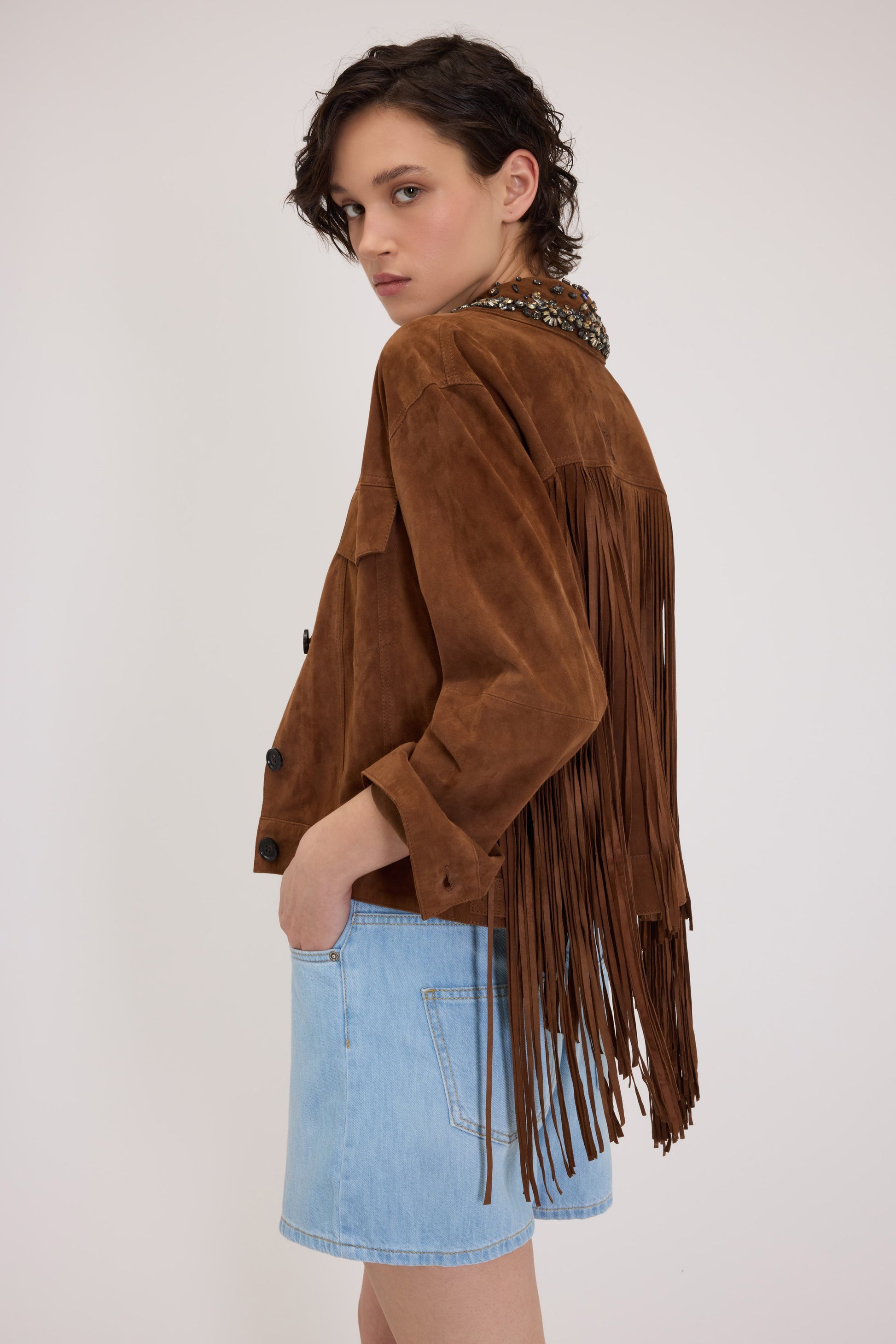 BLOUSON EN SUEDE AVEC FRANGES ET COL BIJOU