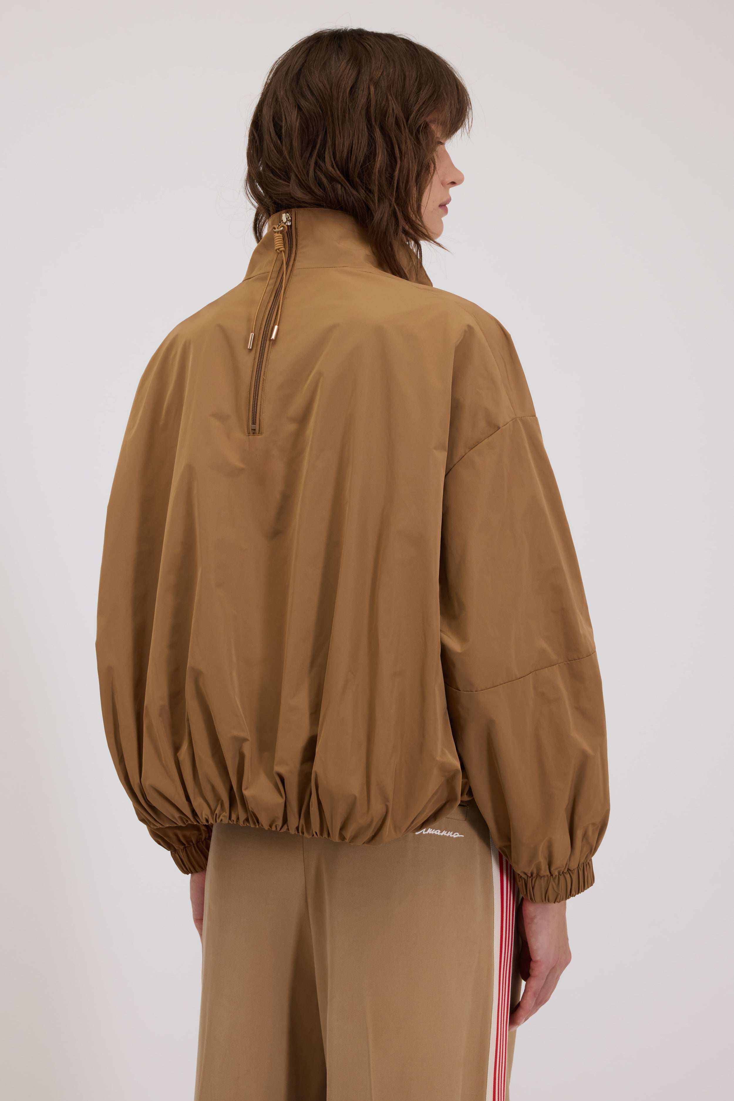 K-WAY EN TAFFETAS AVEC BORD RETROUSSÉ