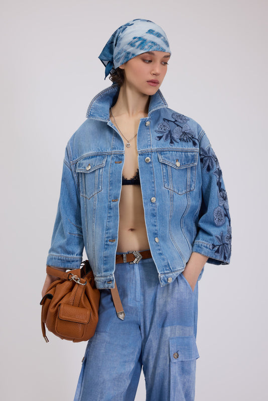 GIACCA OVER IN JEANS CON RICAMI FLOREALI