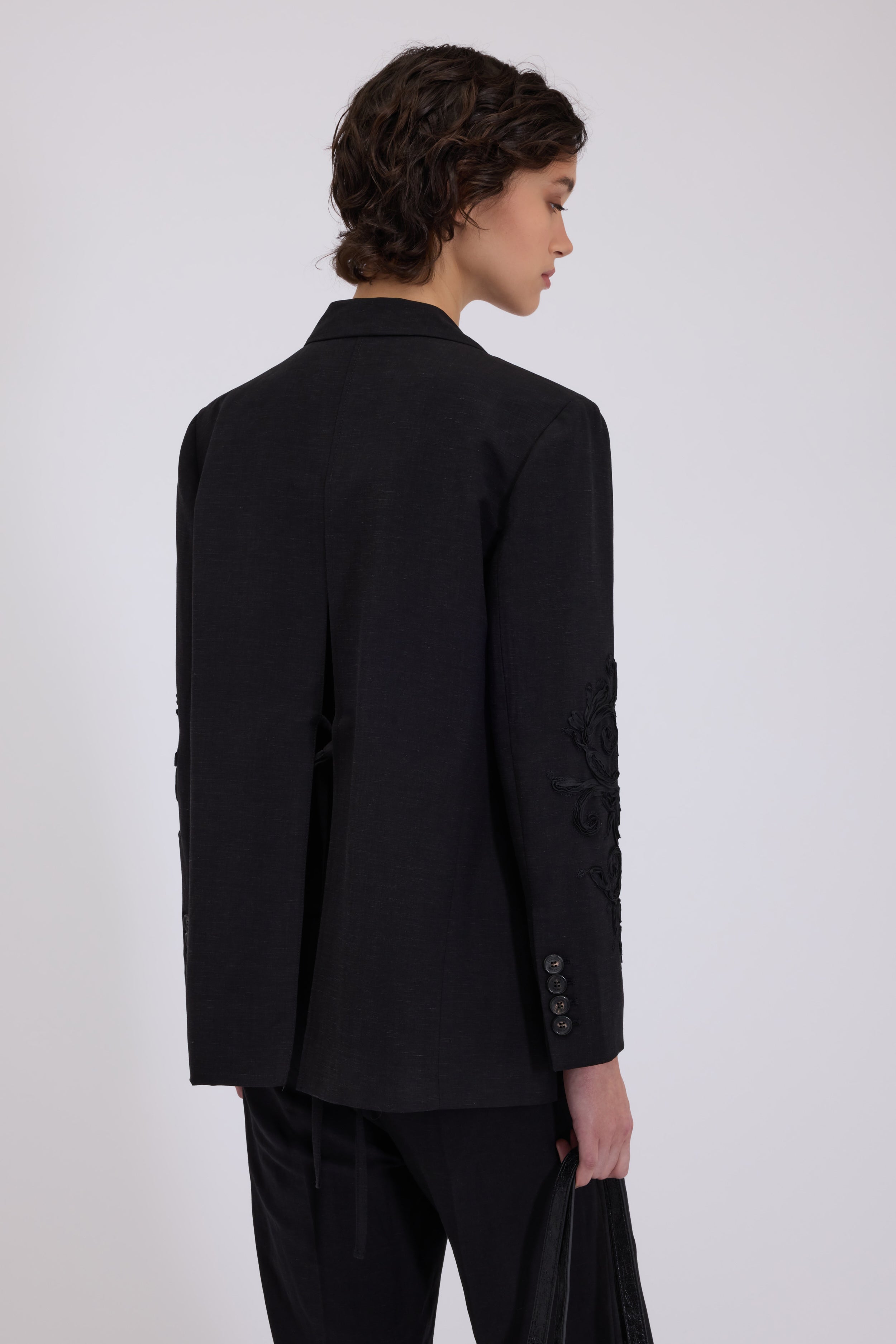 BLAZER OVER MONOPETTO CON RICAMI CORNELY