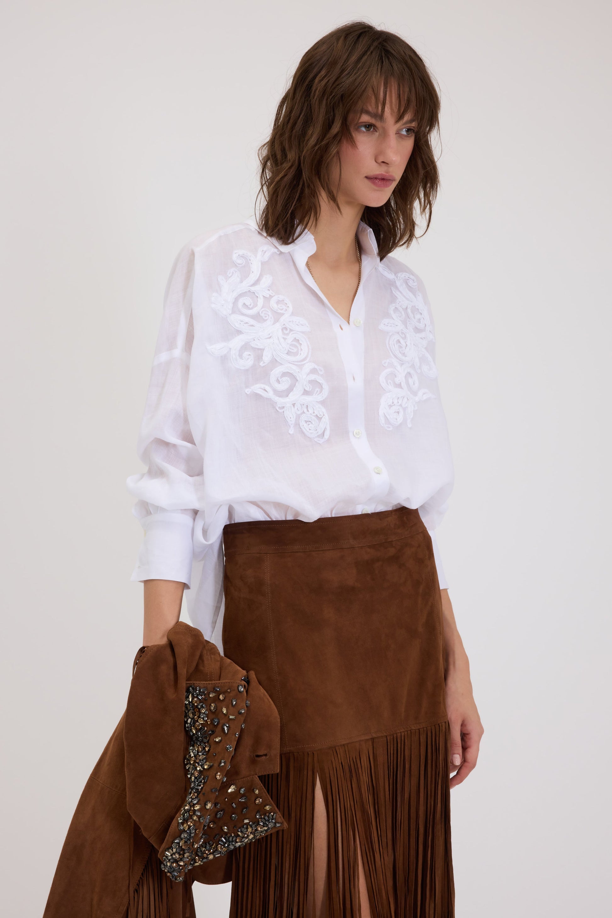 CAMICIA OVER IN RAMIÈ CON RICAMO CORNELY E FIOCCO DIETRO