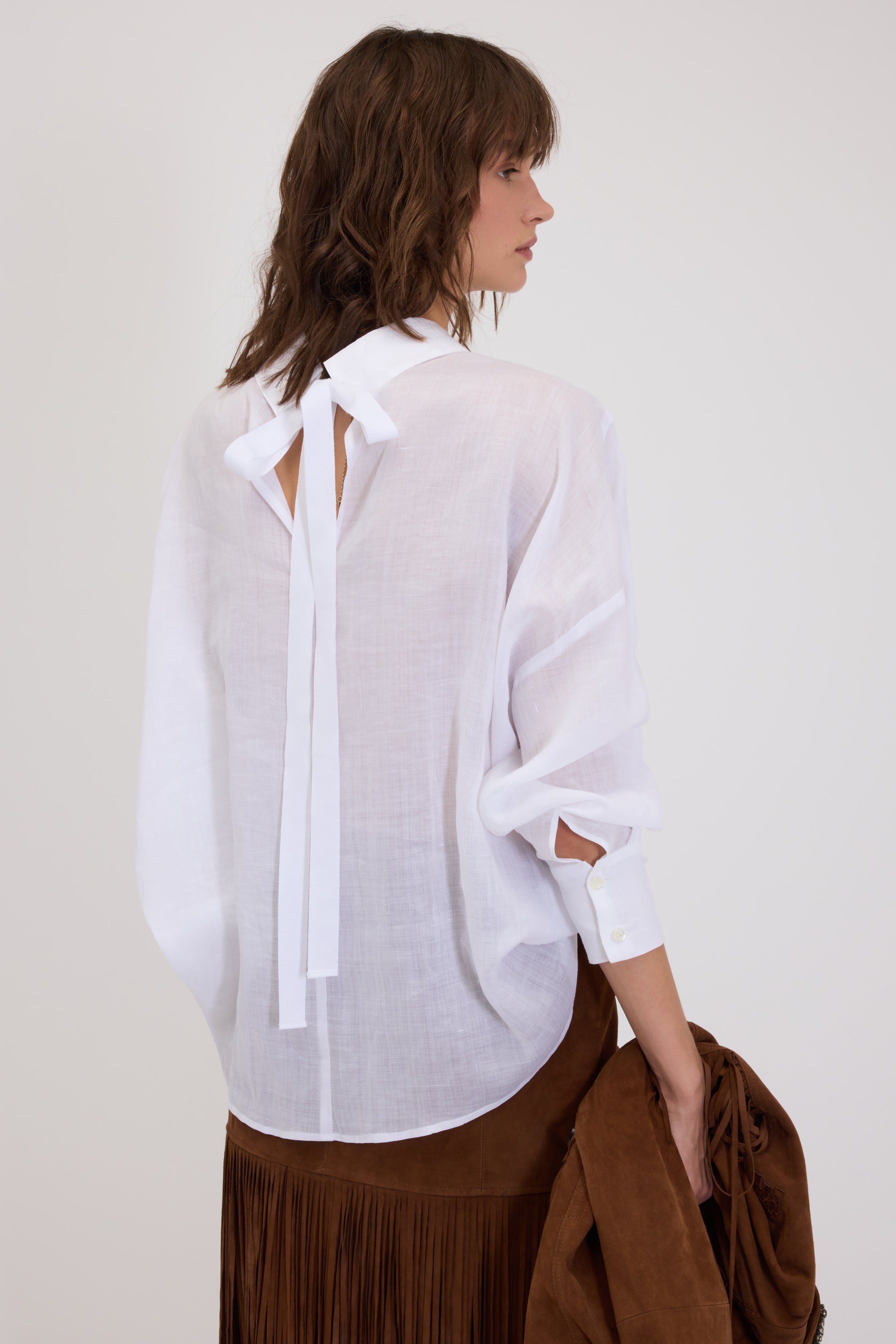 CAMICIA OVER IN RAMIÈ CON RICAMO CORNELY E FIOCCO DIETRO