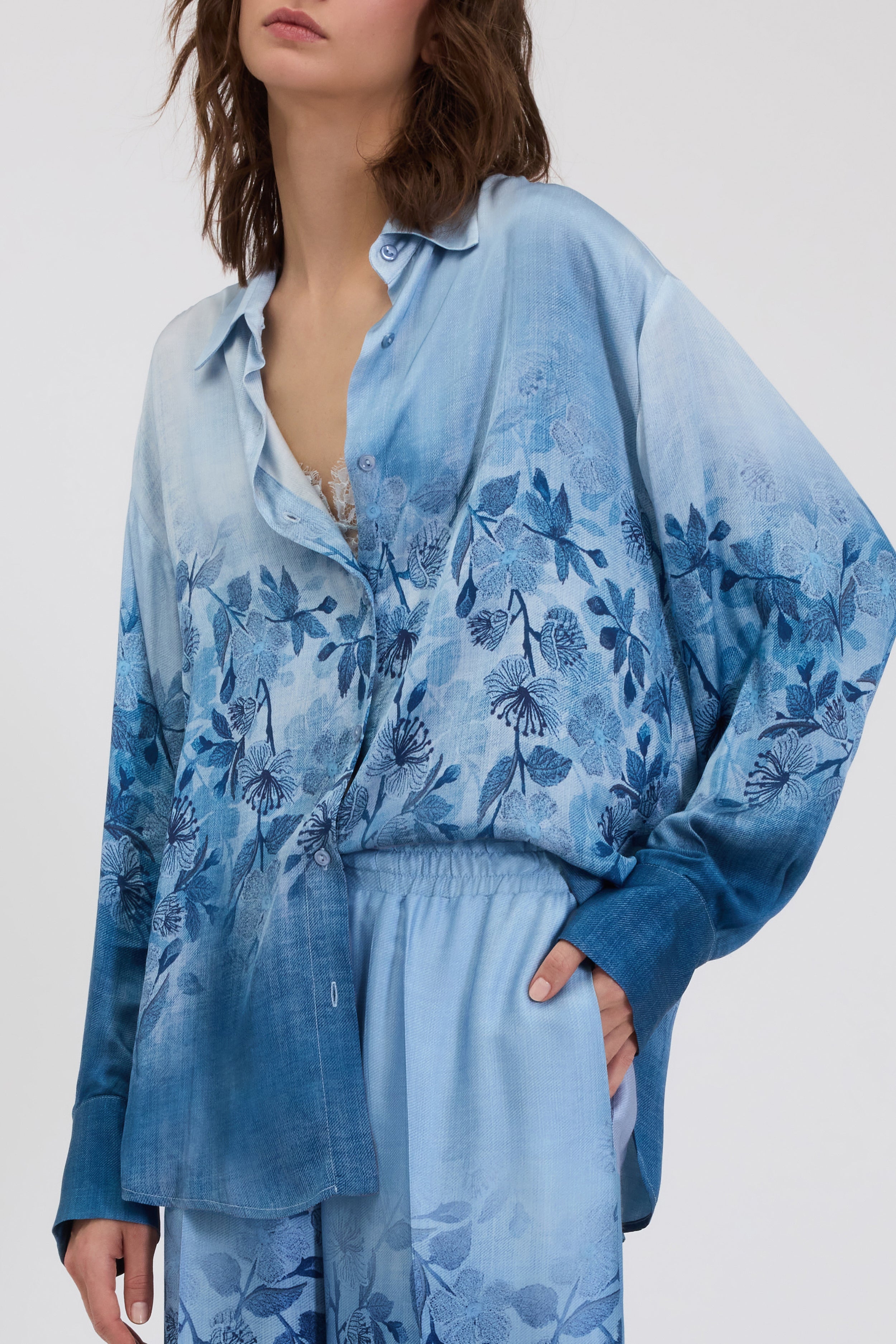 SATIN SHIRT DENIM PRINTED SHADED WITH FLOWERS AND BACK LOGO 