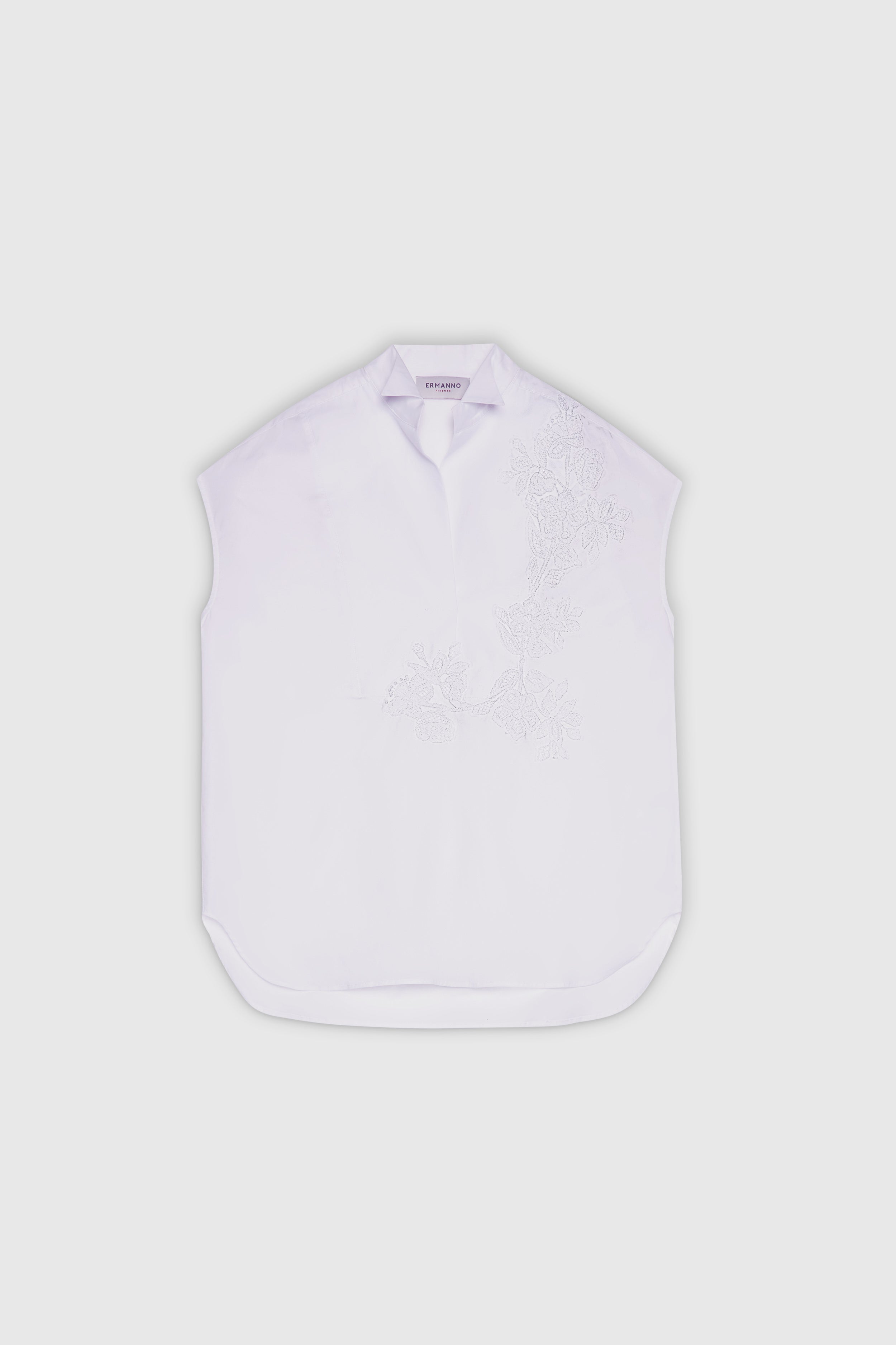 CAMICIA SENZA MANICHE CON RICAMO CORNELY E COLLO A SMOKING