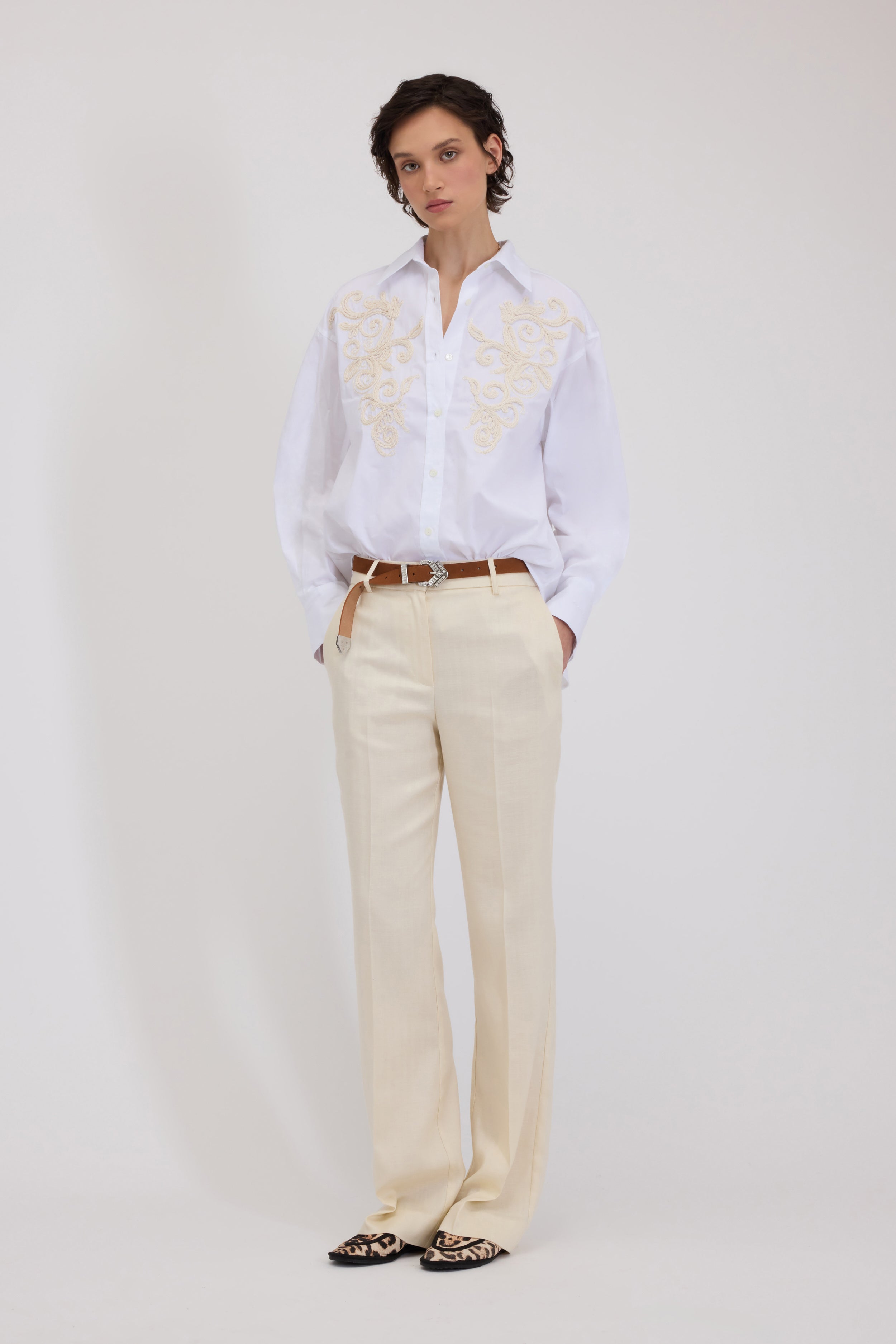 CAMICIA IN POPELINE CON RICAMO