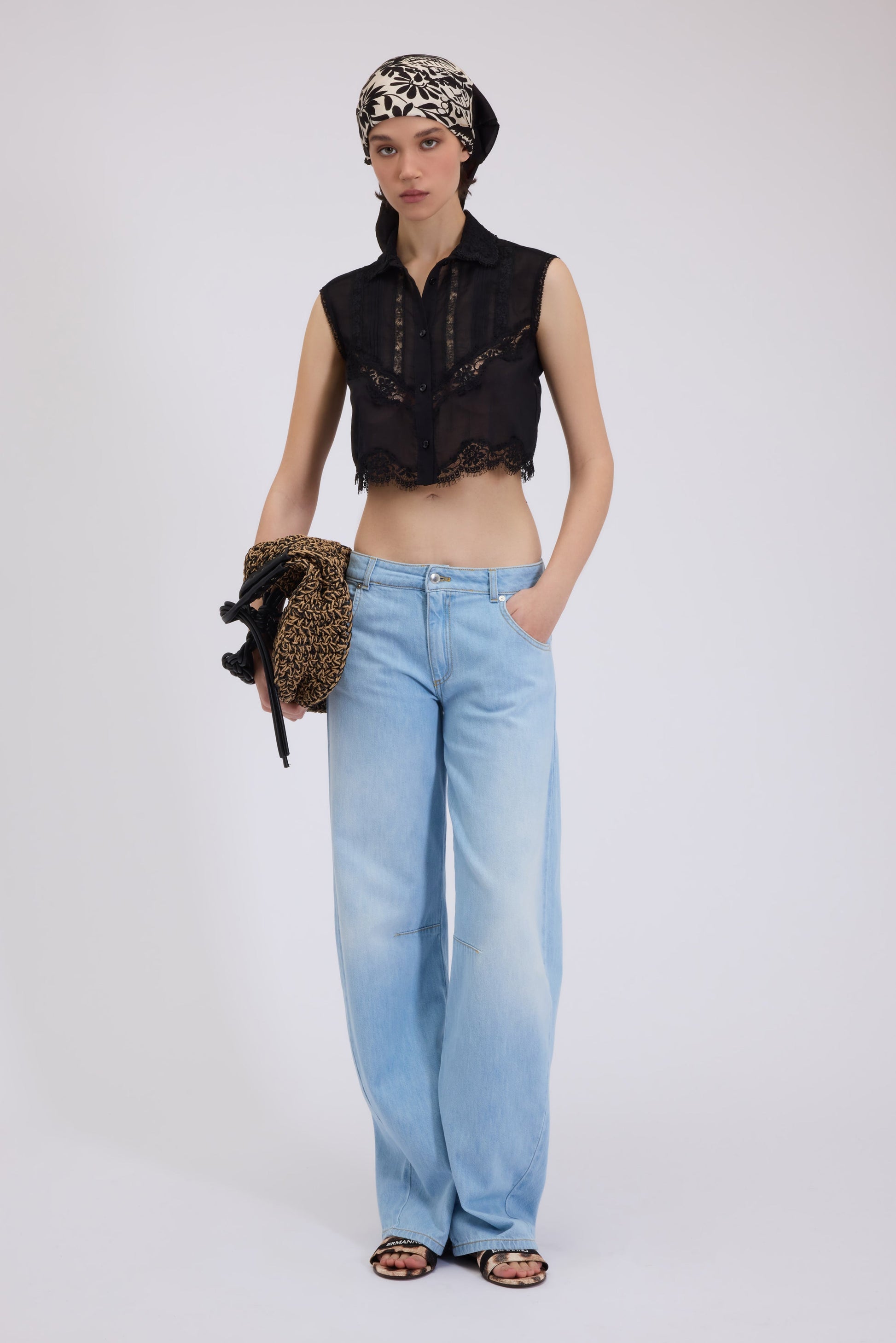 SLEEVELESS CROPPED SHIRT WITH LACE