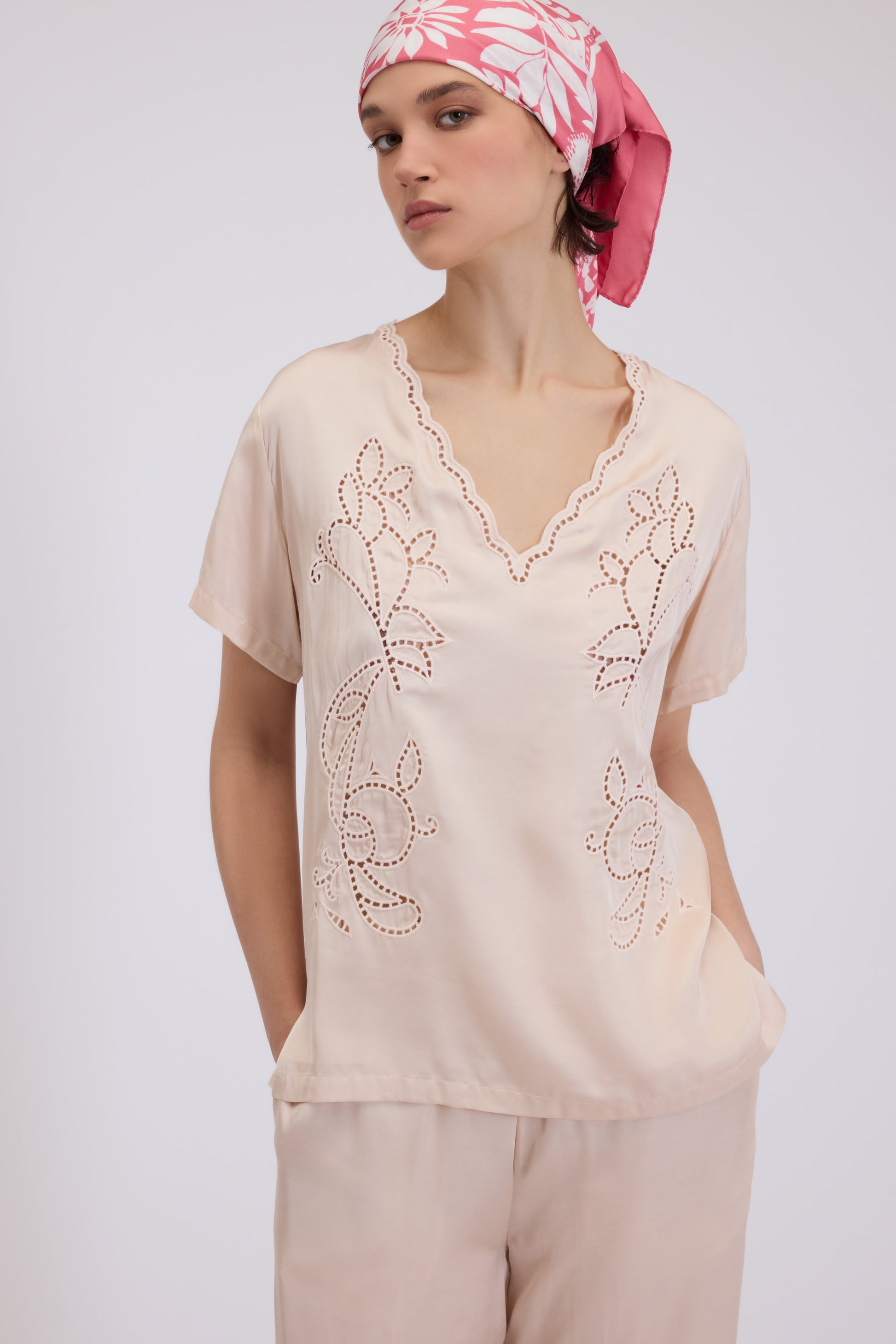 T-SHIRT DI RASO DI VISCOSA CON RICAMO SAN GALLO