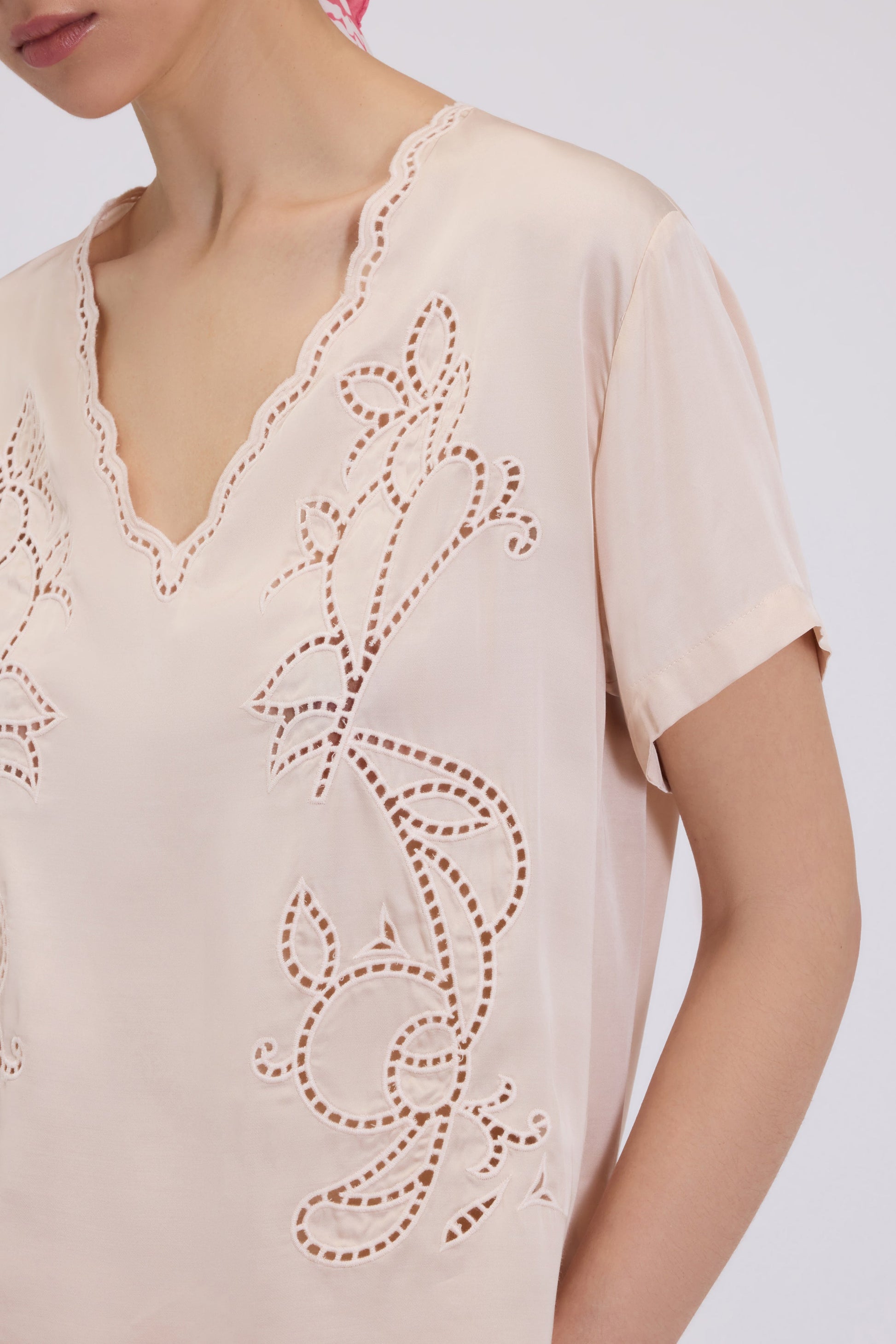 T-SHIRT DI RASO DI VISCOSA CON RICAMO SAN GALLO