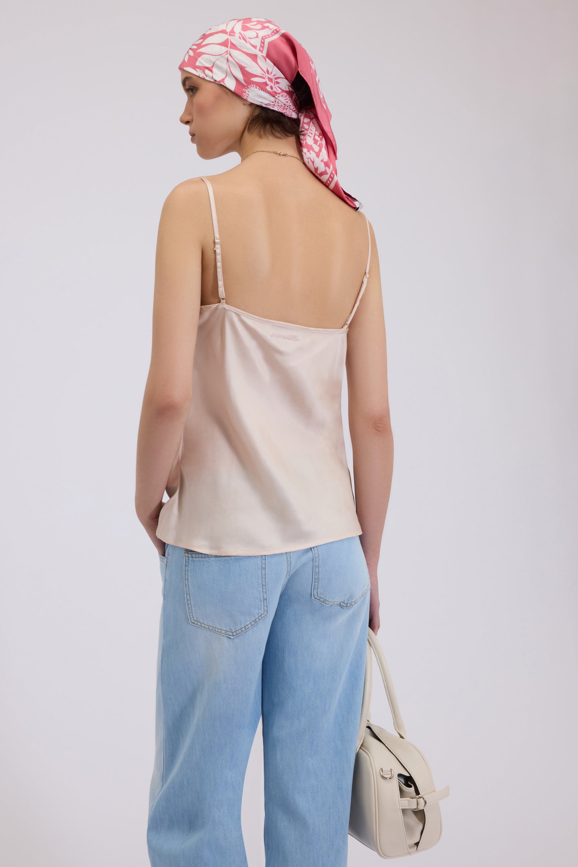 TOP IN RASO DI VISCOSA CON RICAMO SANGALLO