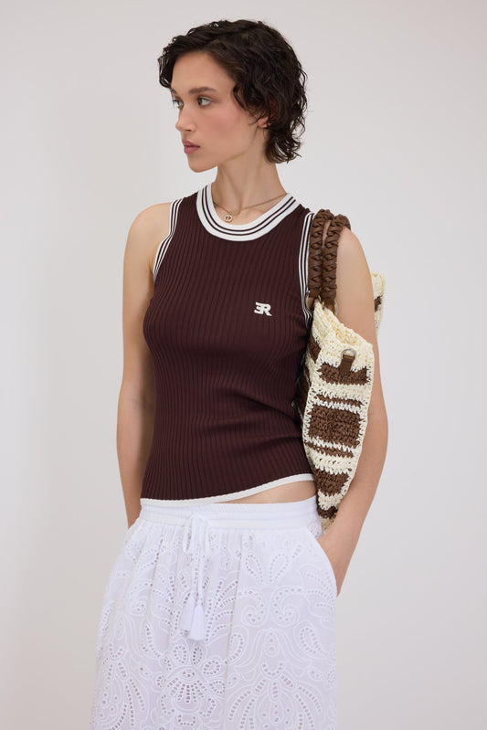 CANOTTA IN MAGLIA A COSTINE CON BORDI RIGATI E LOGO