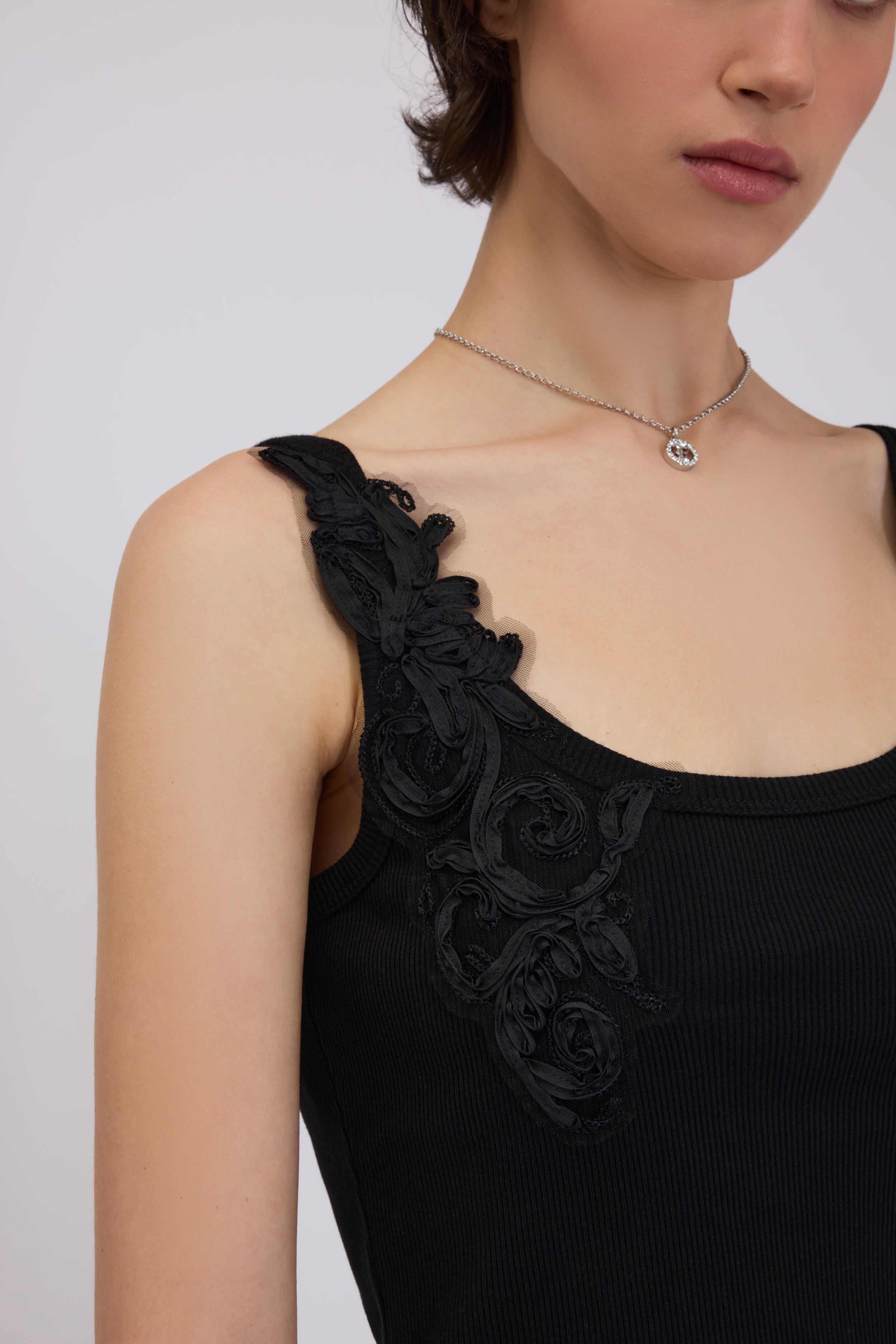 CANOTTA IN JERSEY A COSTINE CON RICAMO CORNELY