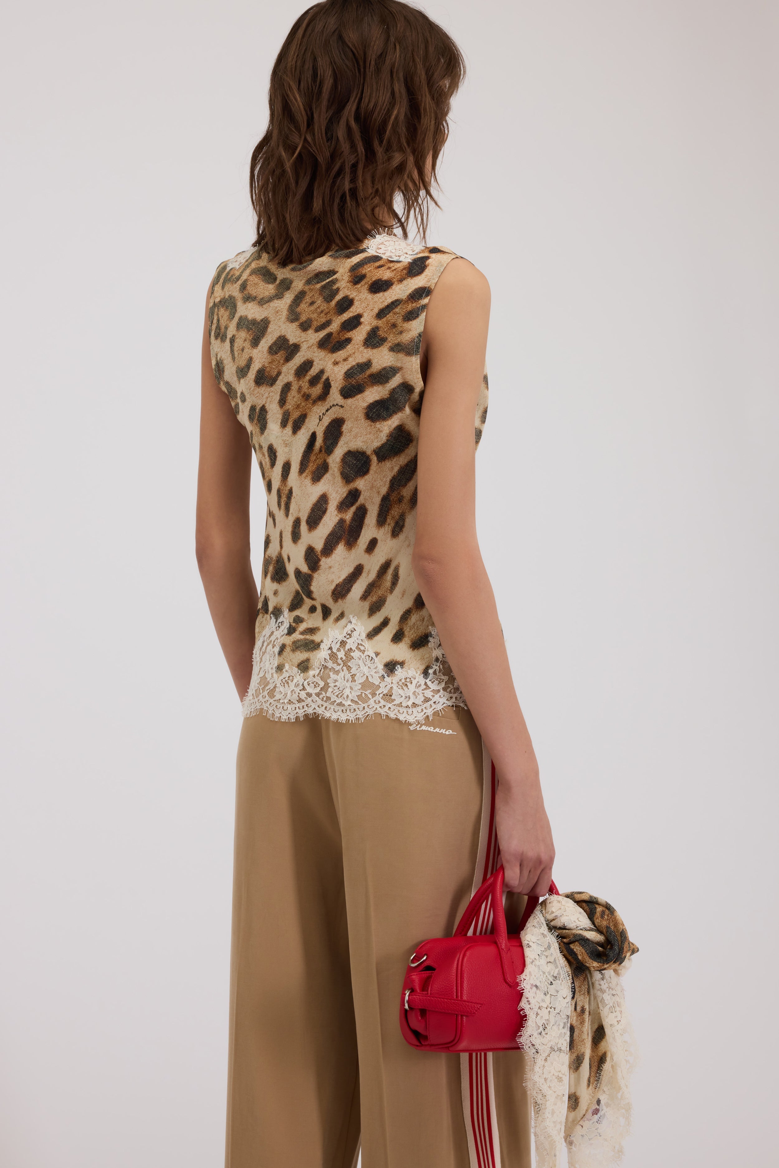 TOP EN GEORGETTE IMPRIMÉ LÉOPARD AVEC DENTELLE BRODÉ