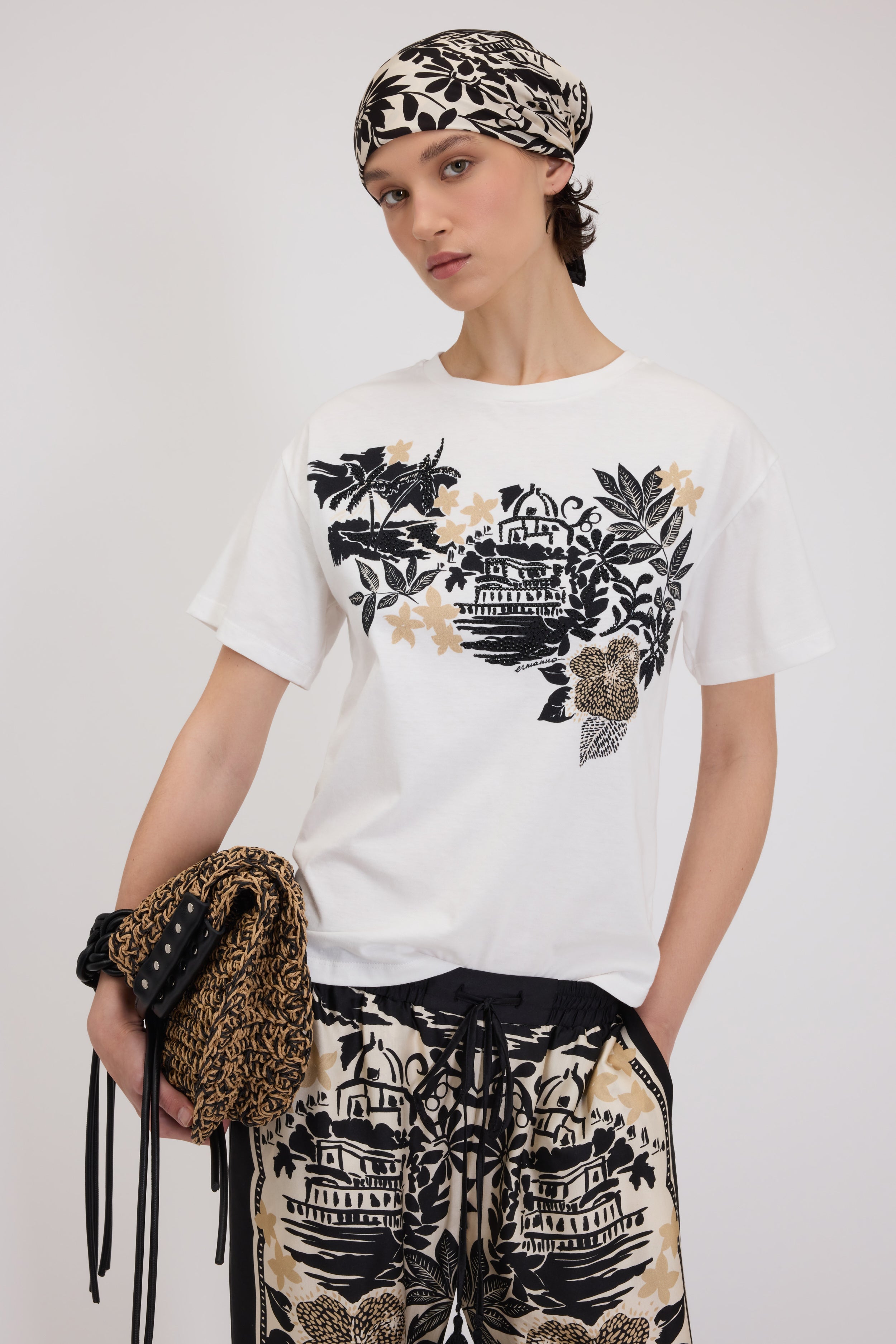 T-SHIRT IN JERSEY CON STAMPA TROPICALE