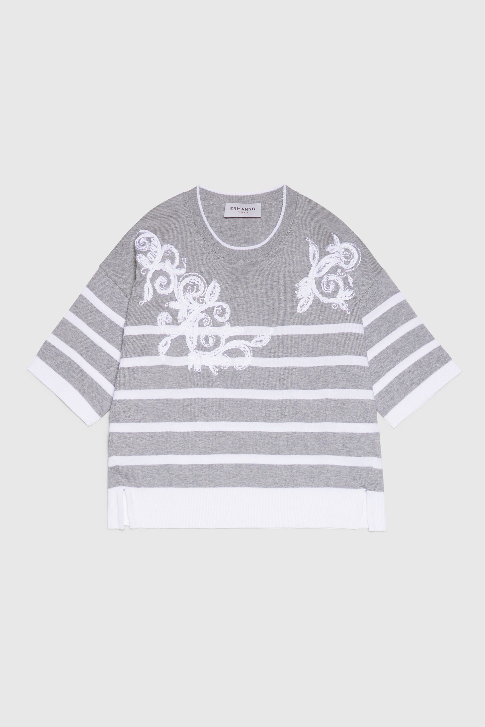 PULL RAYÉ AVEC FLEURS BRODÉS