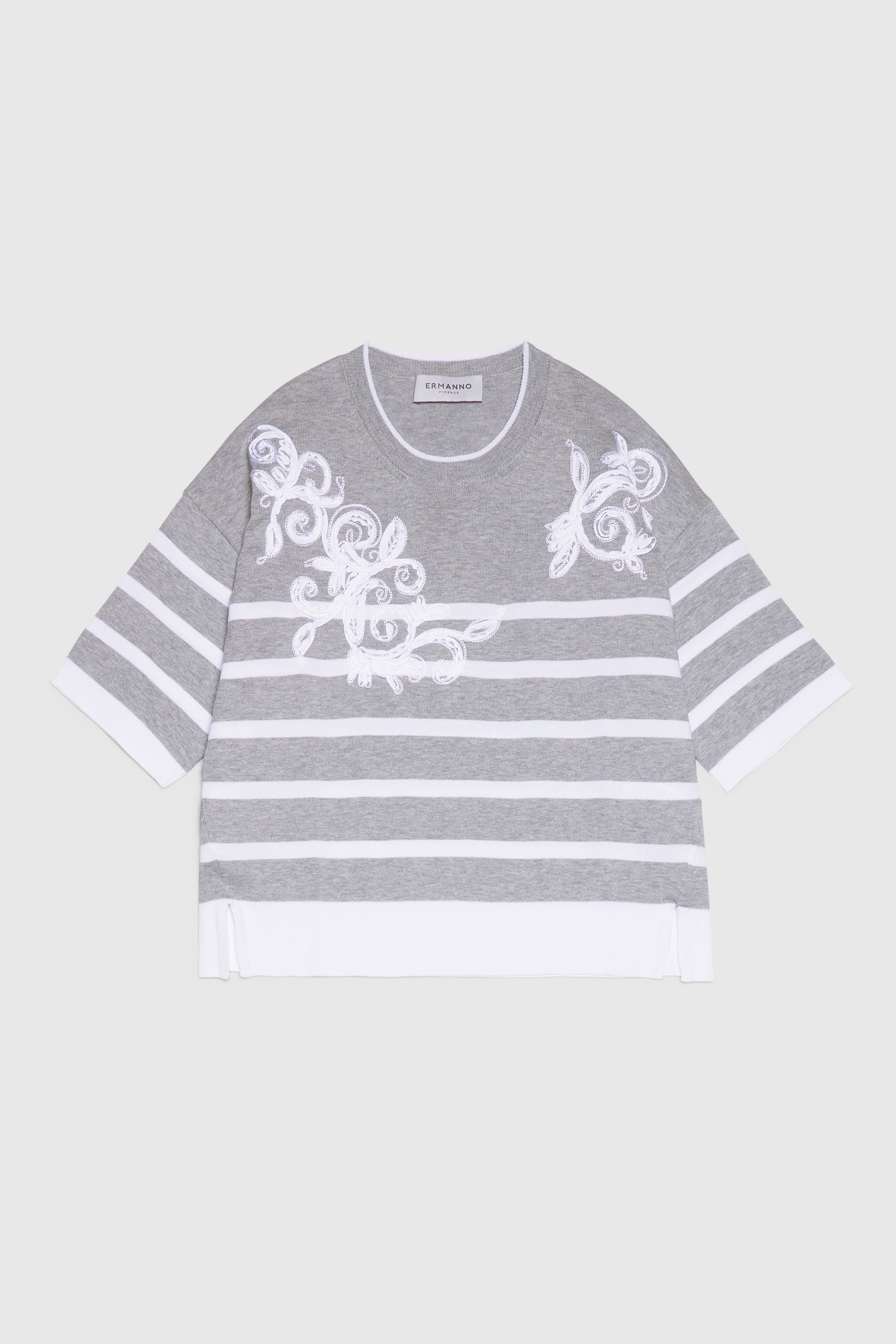 PULL RAYÉ AVEC FLEURS BRODÉS