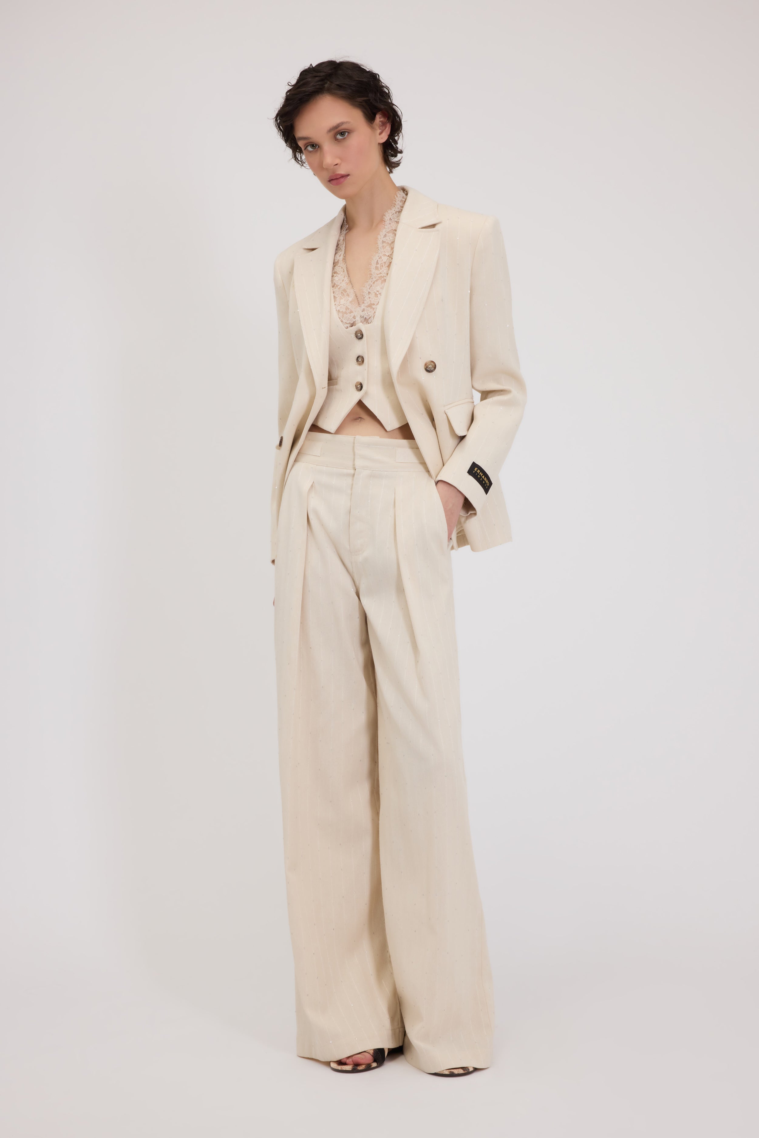 GILET GESSATO CON PAILLETTES E PIZZO ALLO SCOLLO