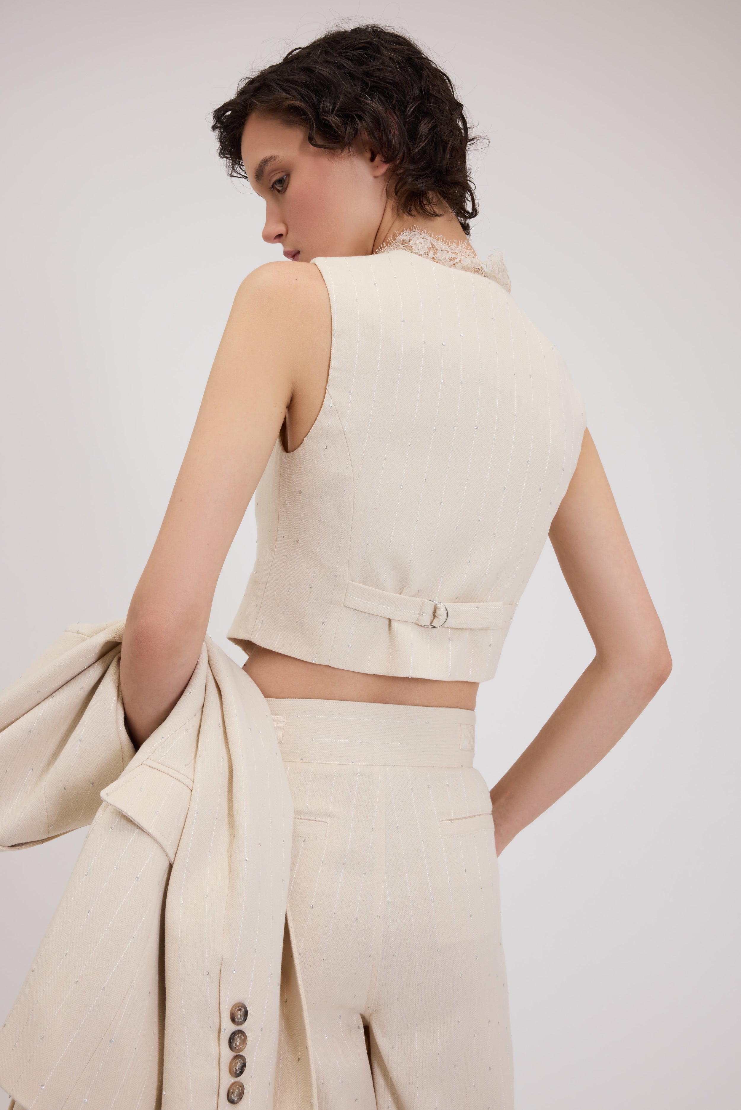 GILET GESSATO CON PAILLETTES E PIZZO ALLO SCOLLO