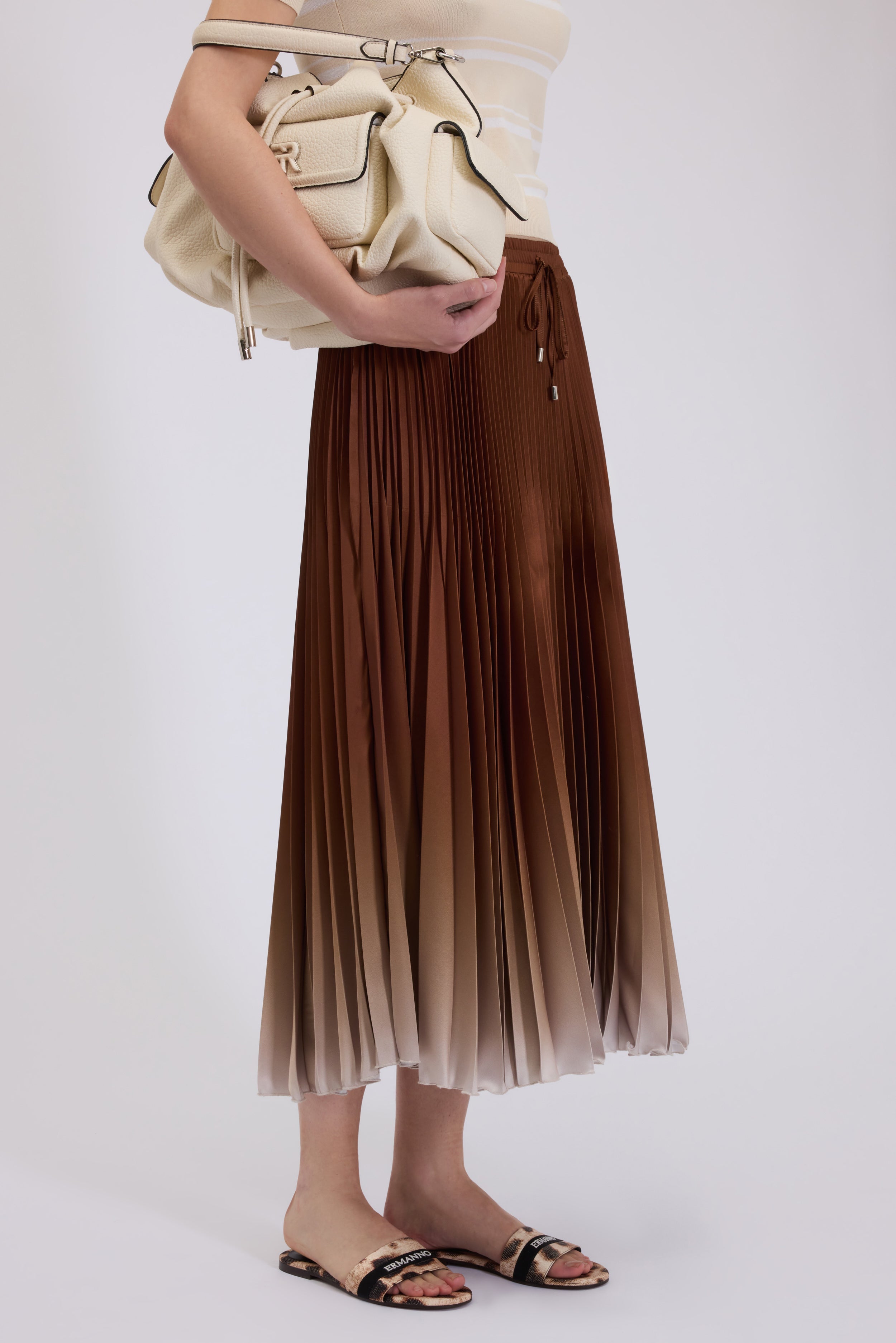 JUPE LONGUETTE PLISSÉ EN SATIN DEGRADÉ