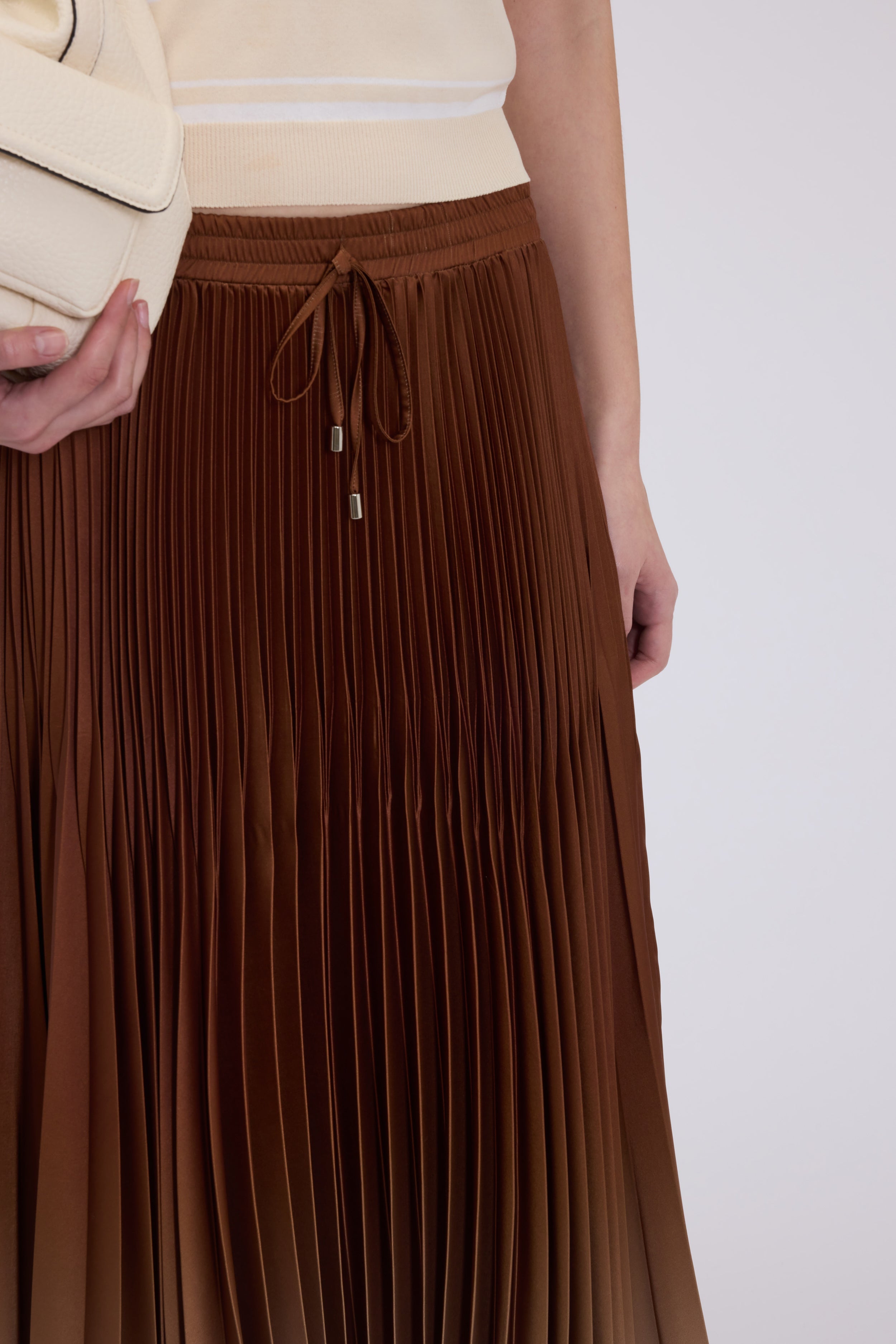JUPE LONGUETTE PLISSÉ EN SATIN DEGRADÉ