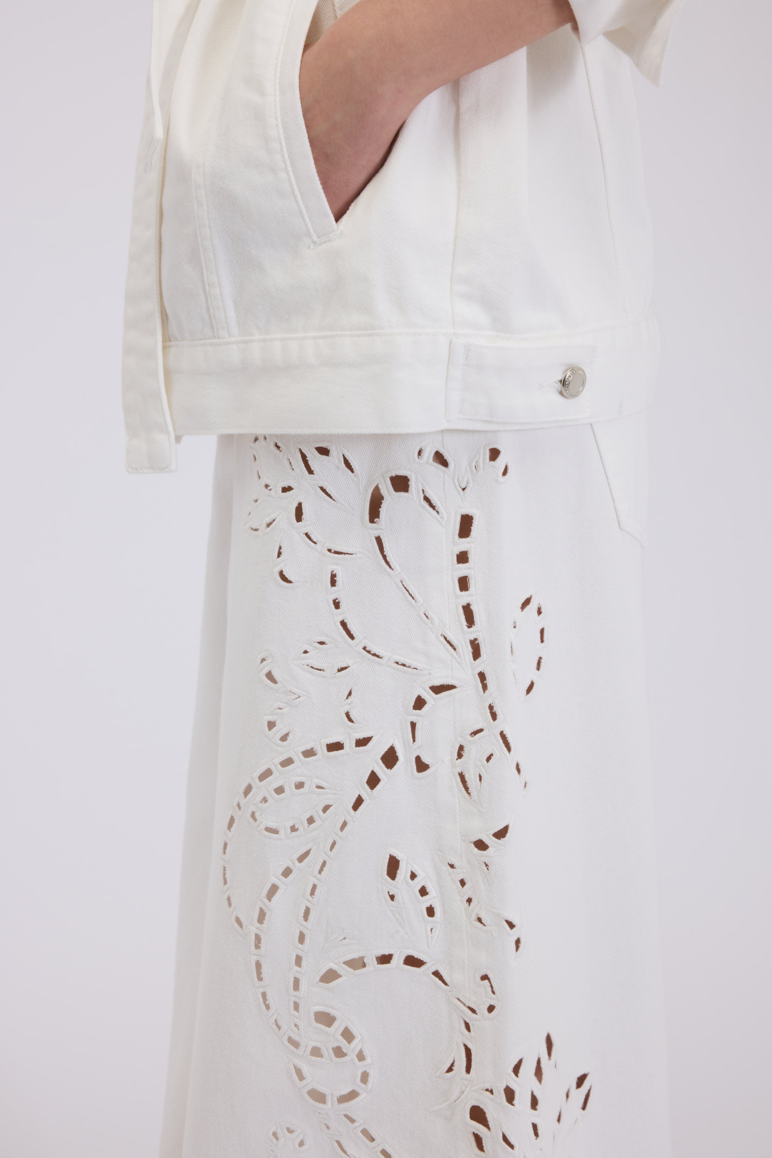 LARGE BULL PANT WITH BRODERIE ANGLAISE