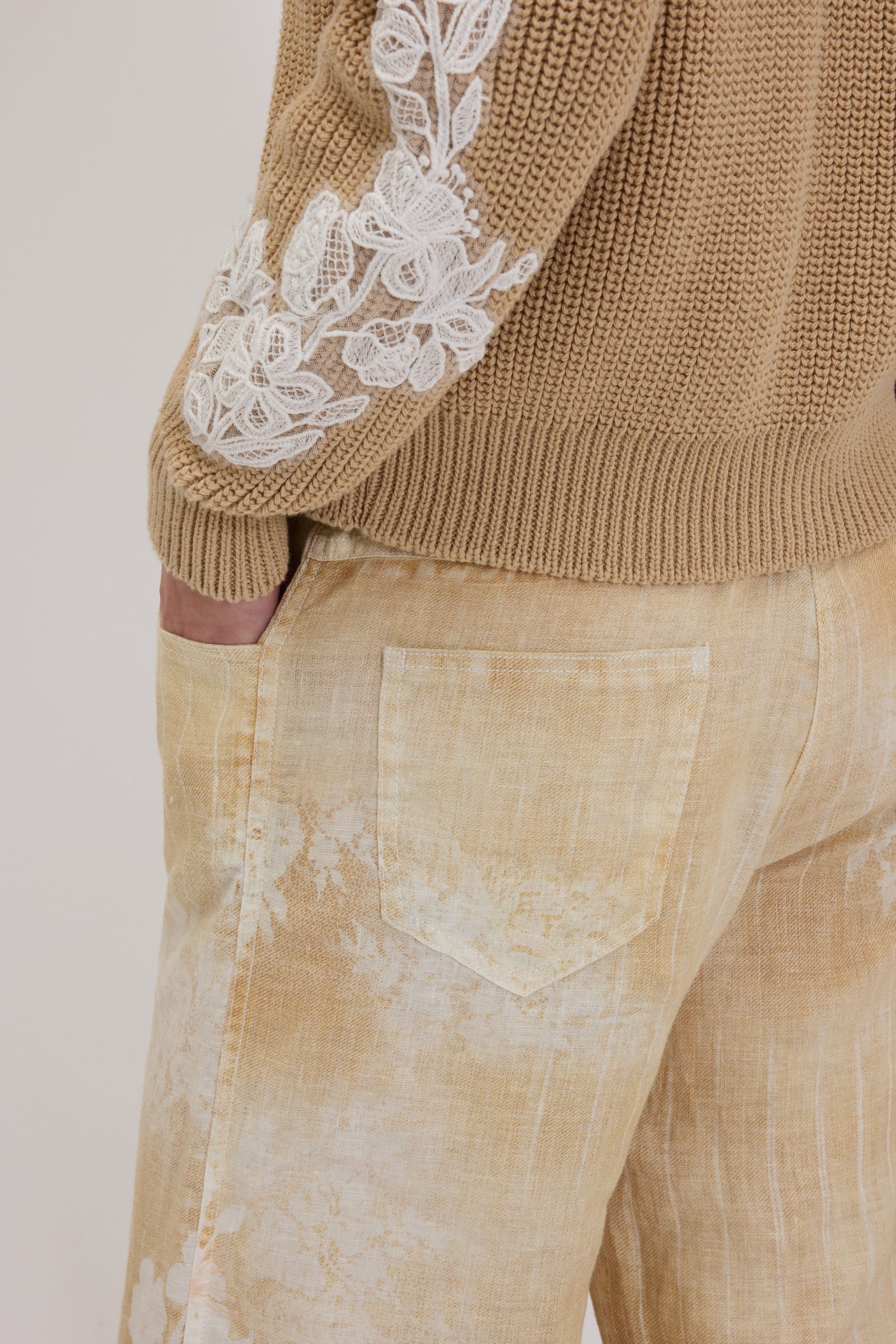 PANTALONI AMPI IN LINO COLOR SABBIA CON STAMPA SFUMATA FLOREALE