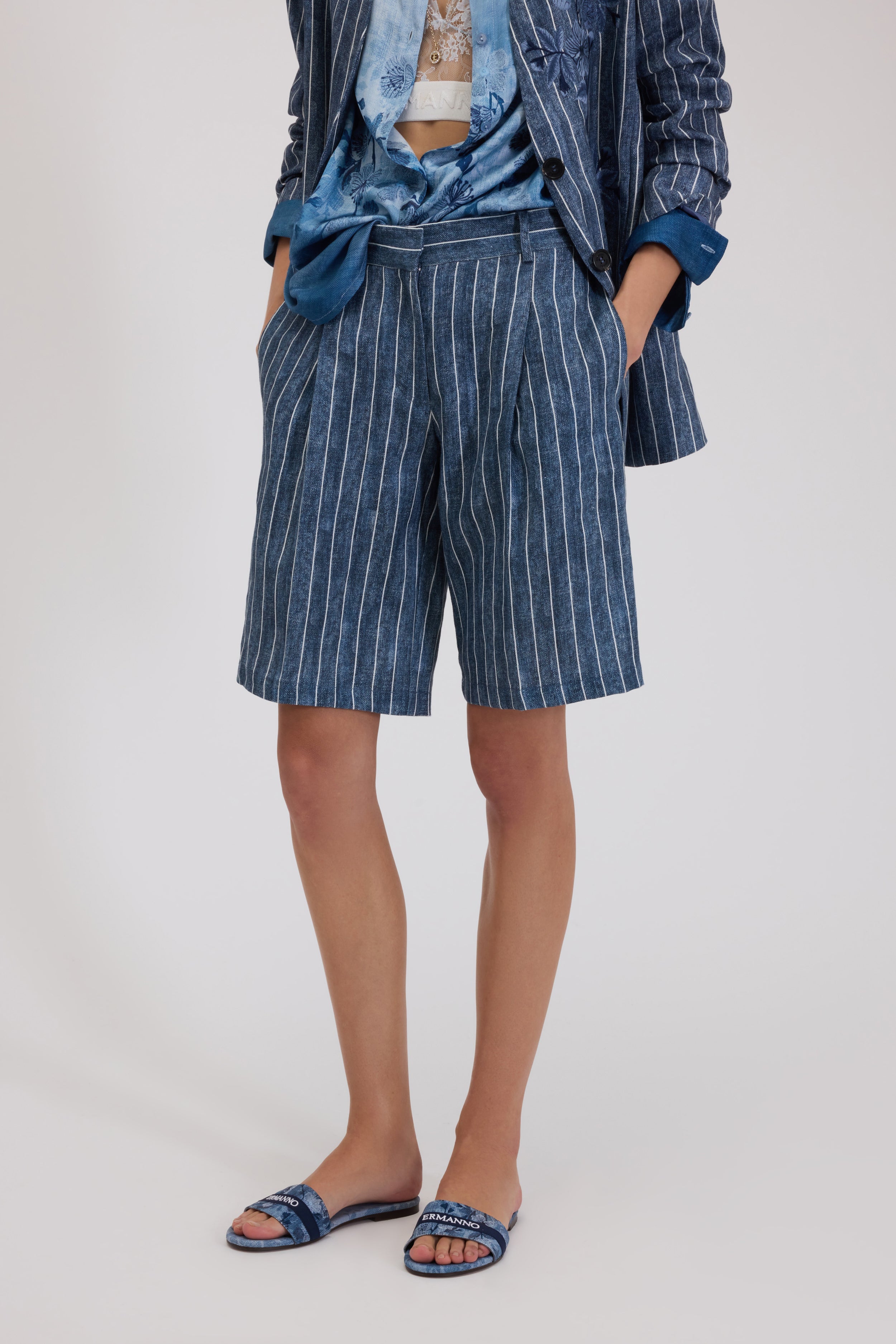 BERMUDA EN LIN À RAYURES IMRPIMÉ DENIM