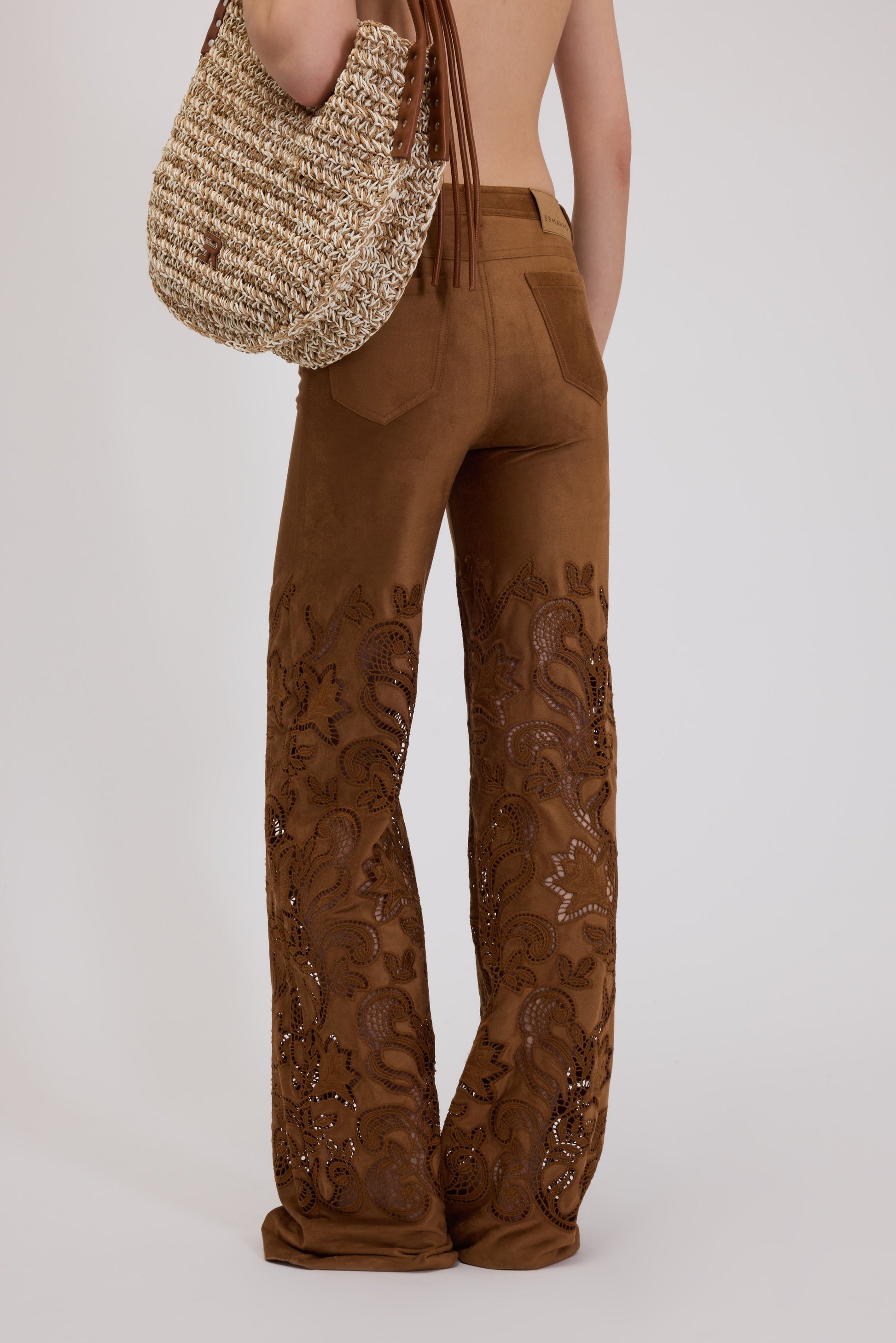 PANTALONI FLARE SCAMOCIATI CON RICAMO SANGALLO