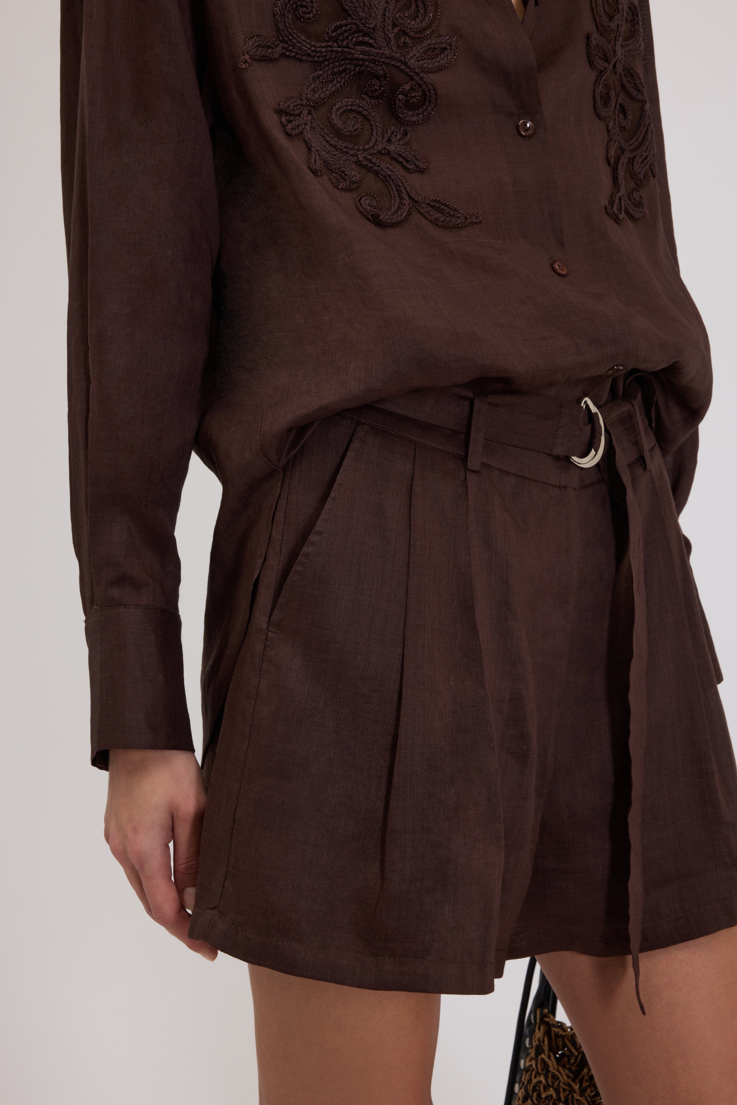 BERMUDA IN LINO CON CINTURA