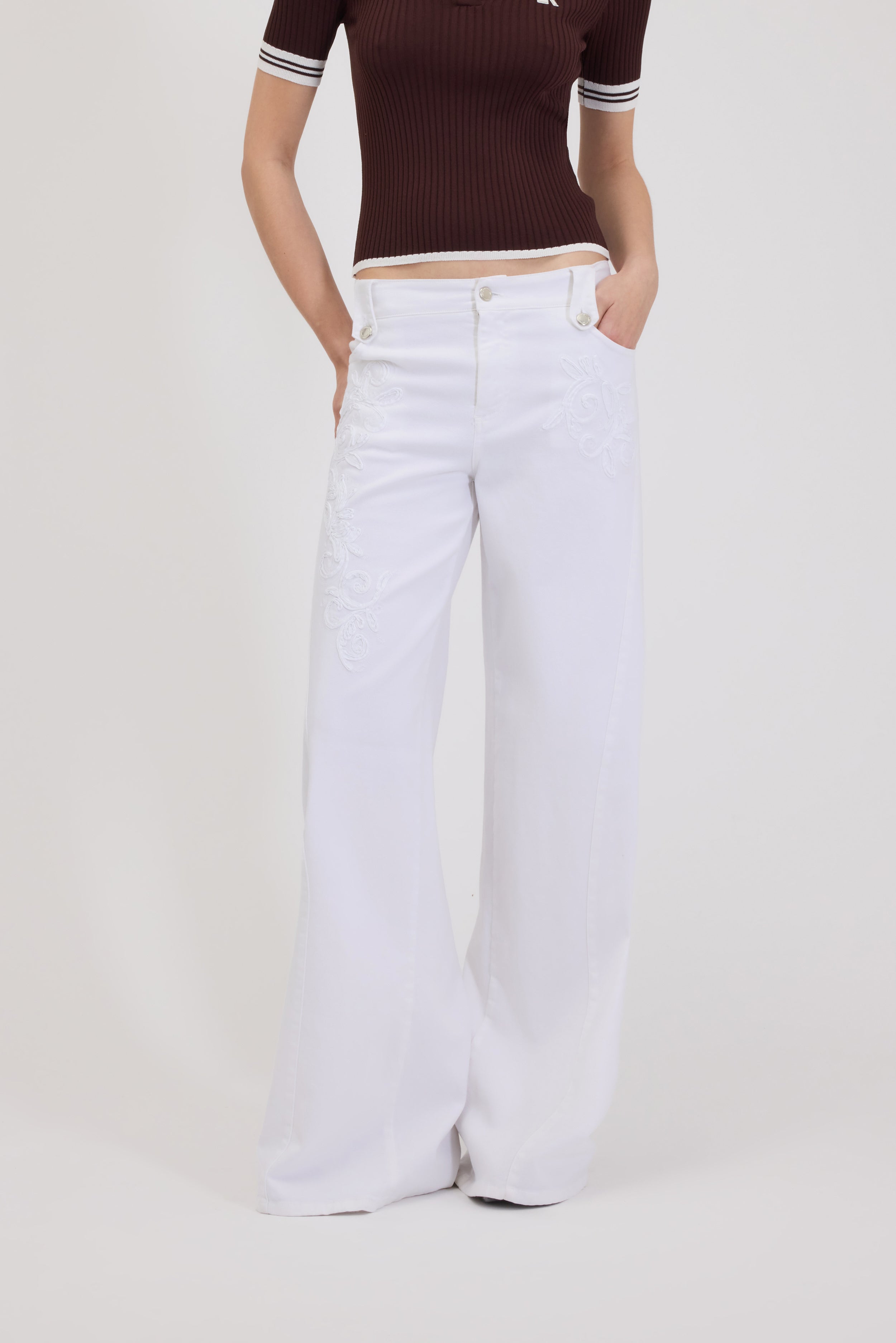 PANTALONI FLARE IN BULL CON RICAMO CORNELY
