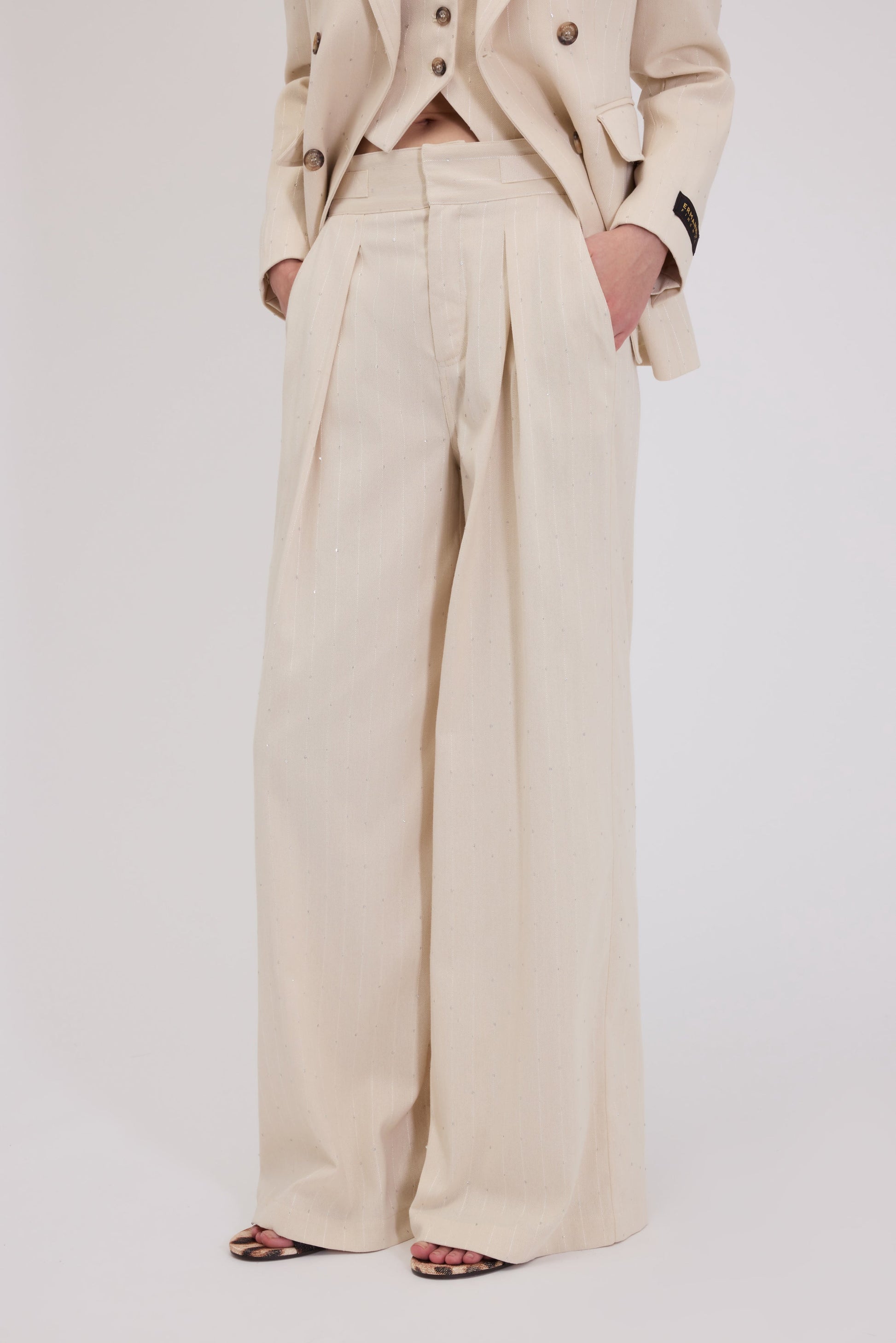 PANTALONI AMPI IN TESSUTO GESSATO CON PAILLETTES