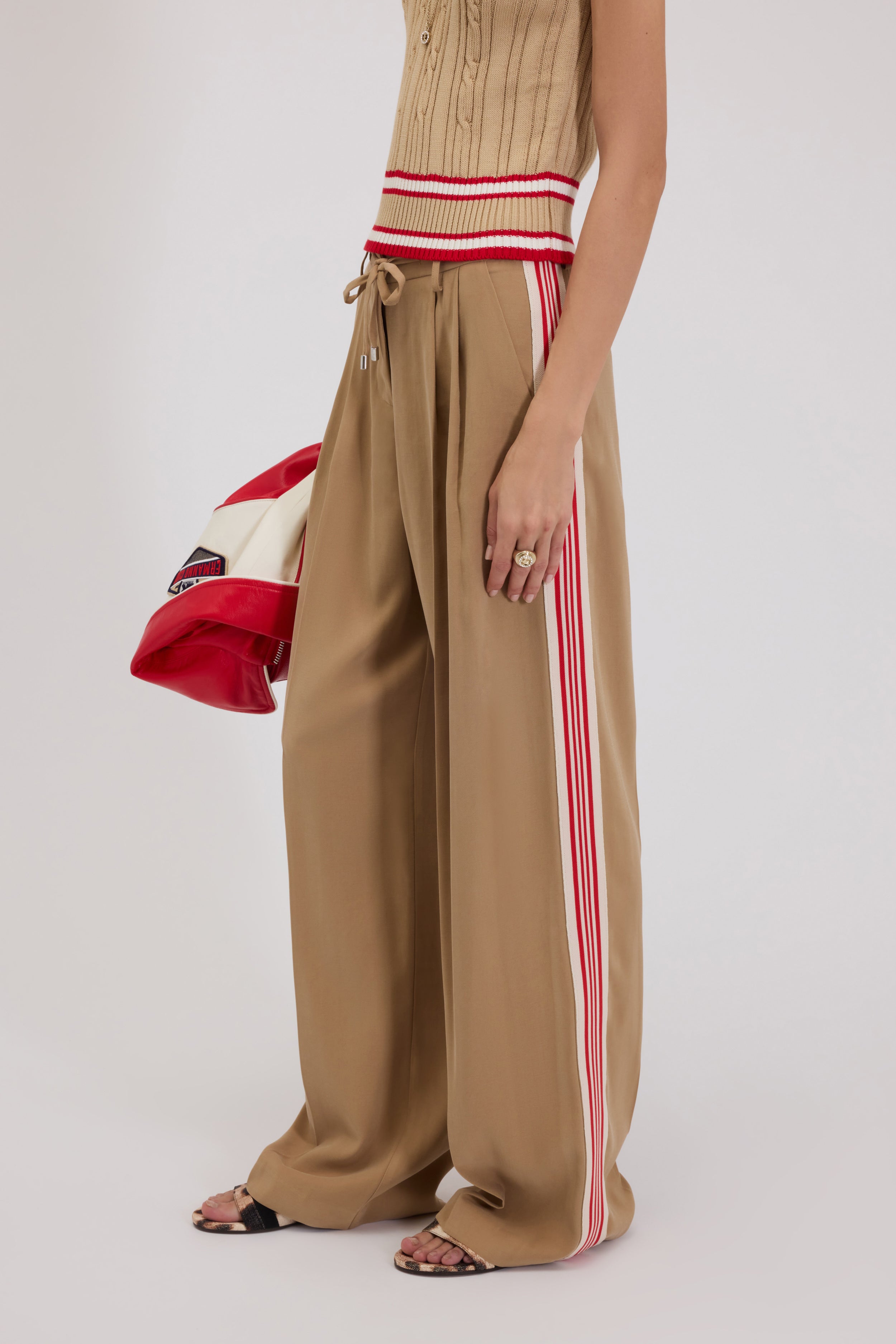 PANTALON EN CADI AVEC BANDE SUR LES HANCHES