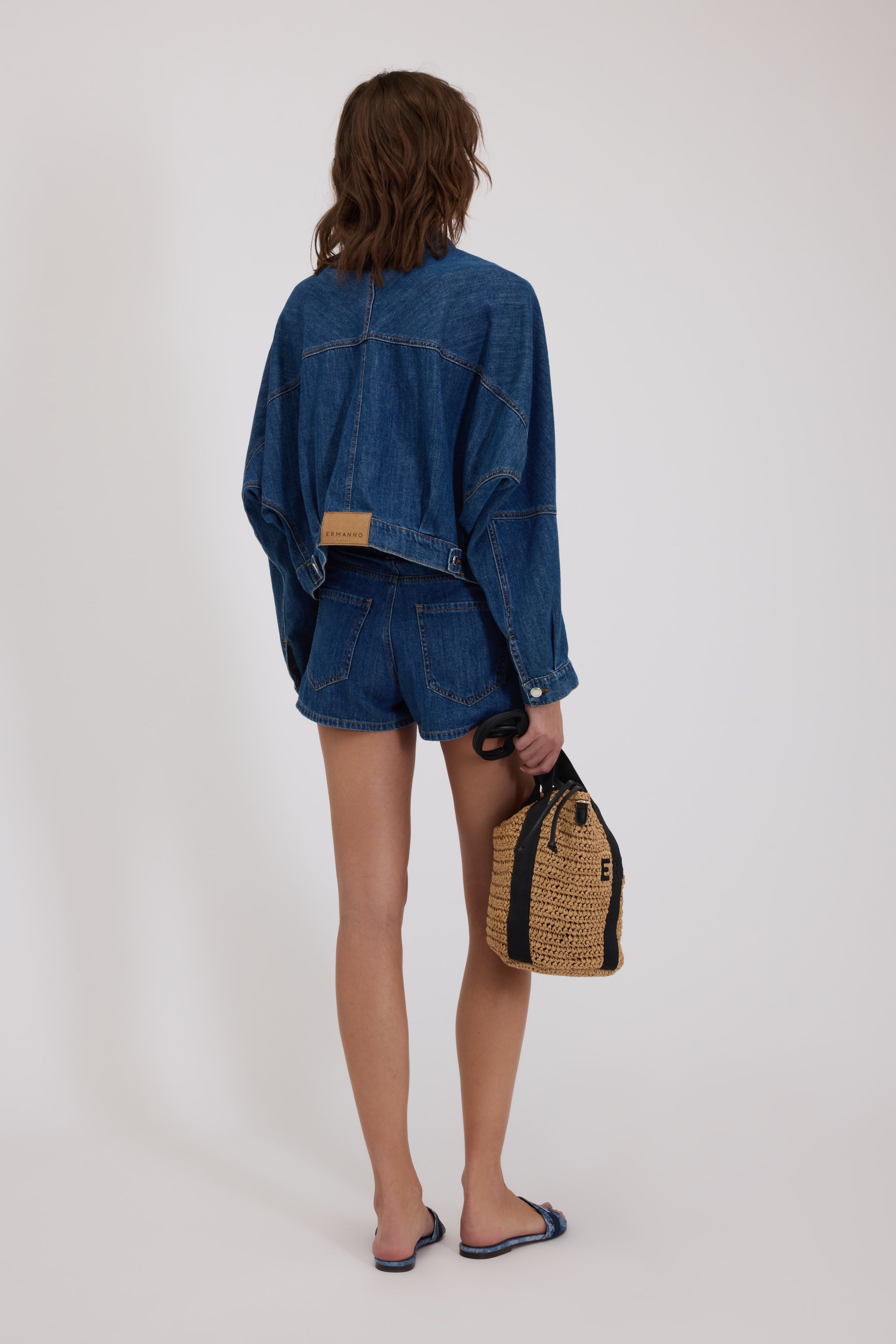 SHORT EN DENIM AVEC FLEURS BIJOU