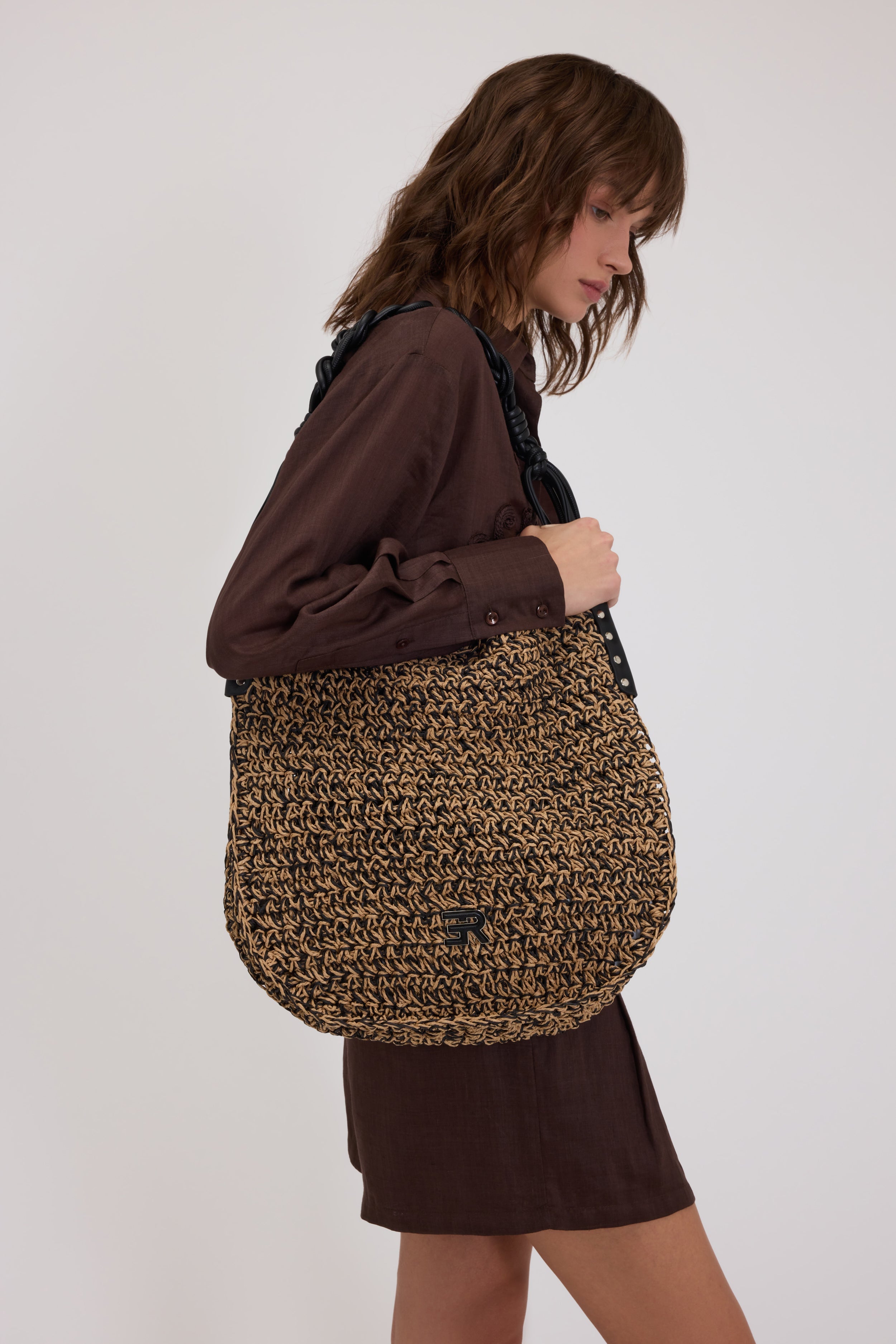 BORSA HOBO GRANDE IN RAFIA BICOLORE CON MANICO INTRECCIATO