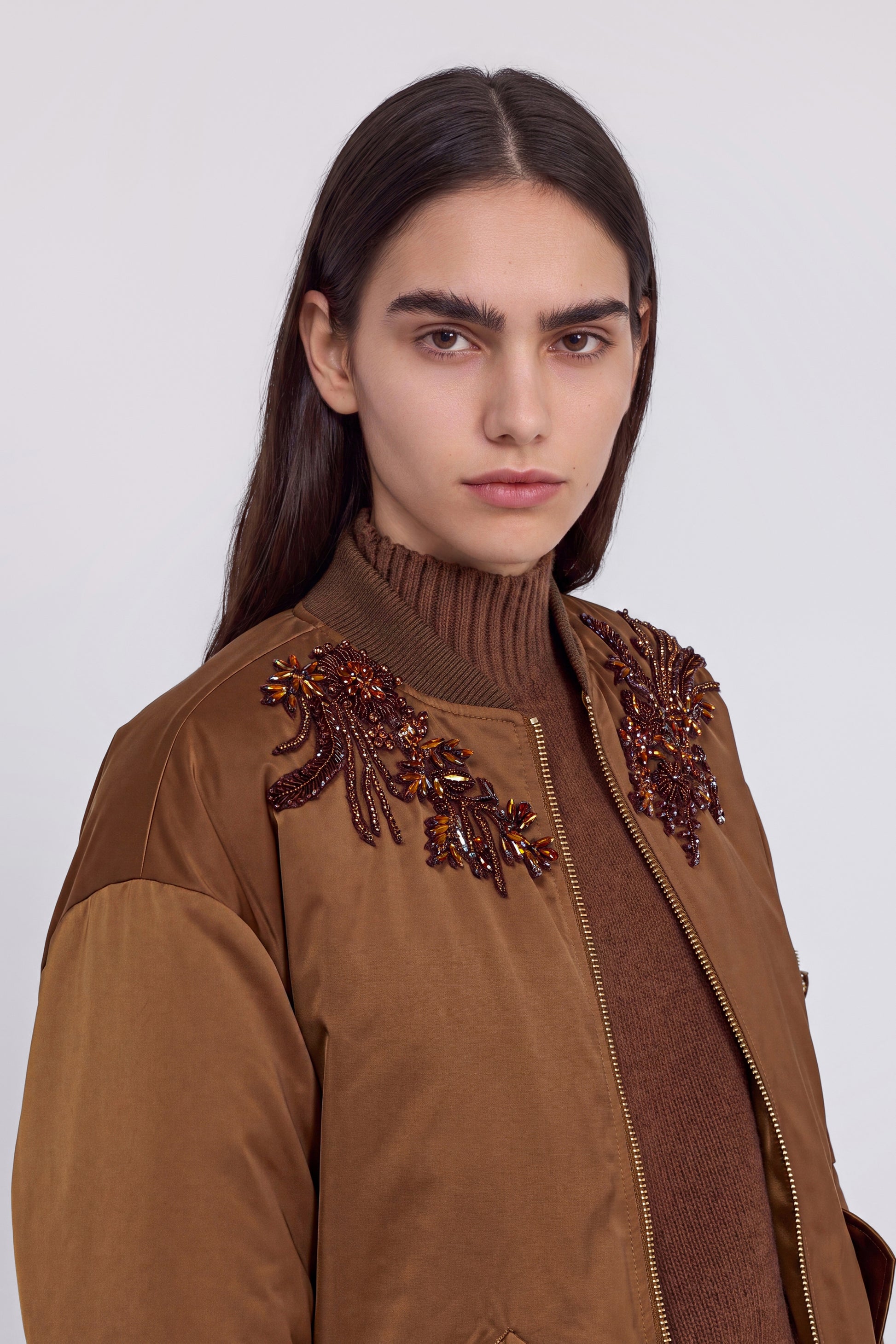 VESTE À BOMBER AVEC BRODERIES BIJOU