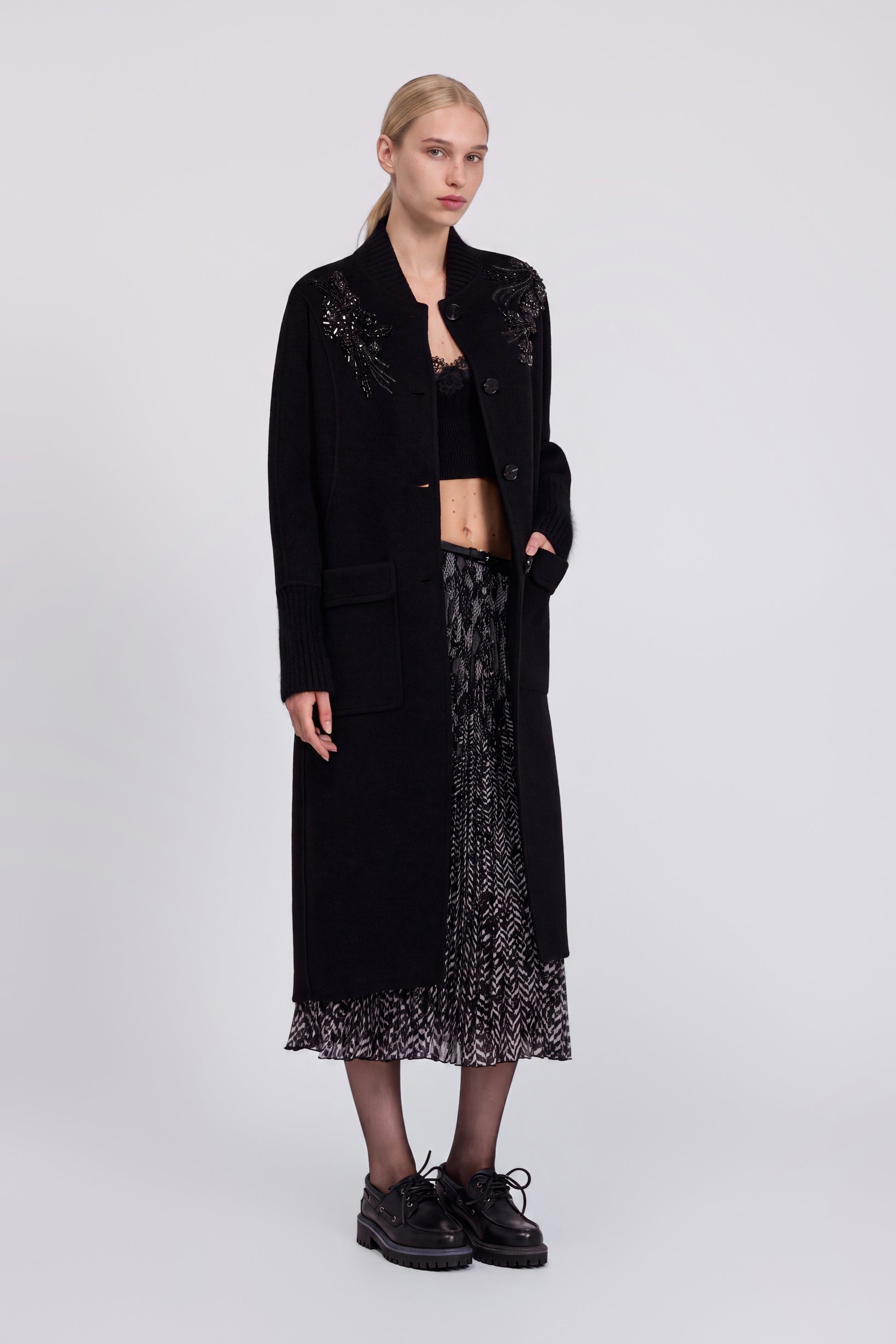 MANTEAU AVEC BRODERIES BIJOU