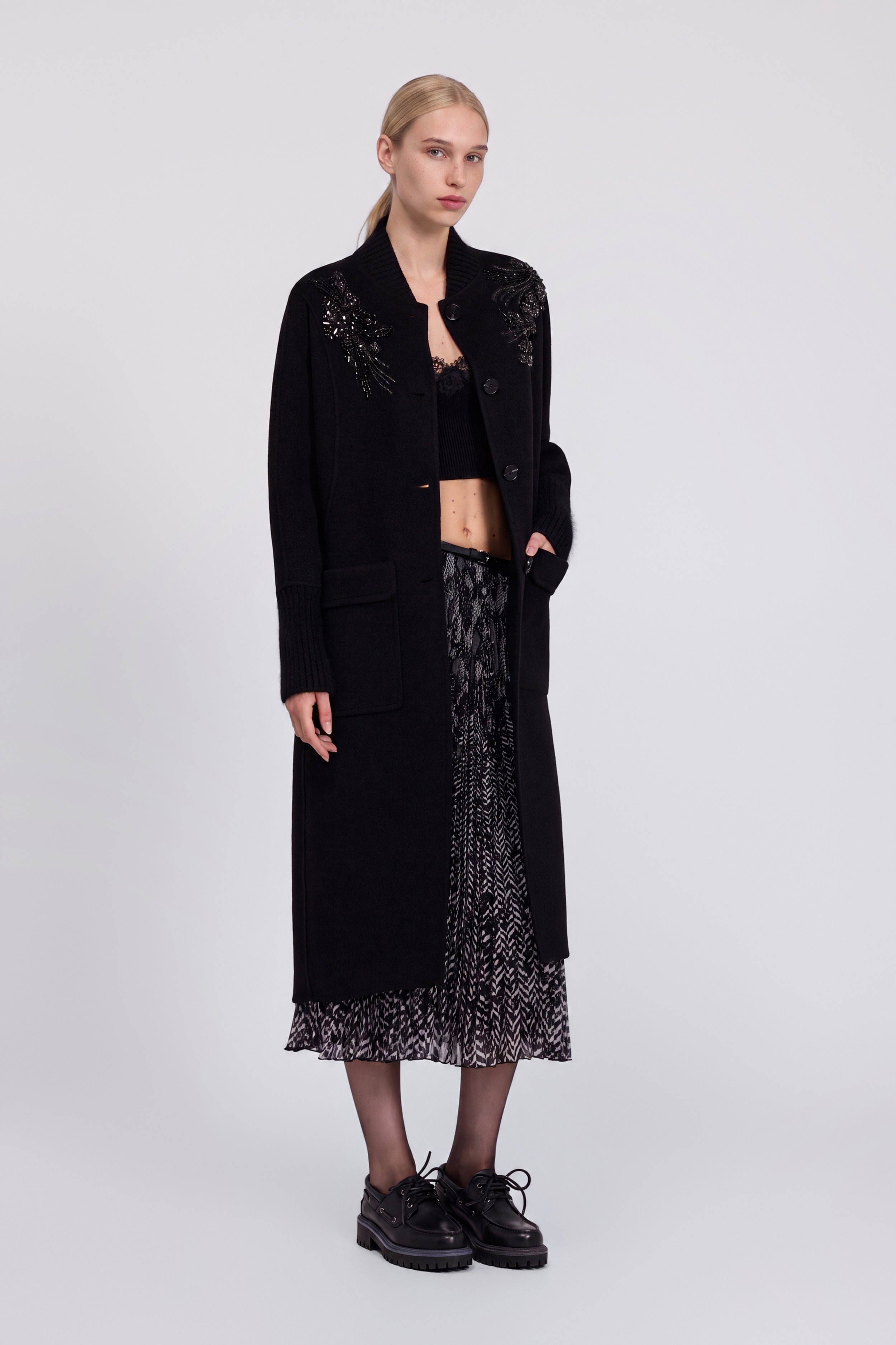 MANTEAU AVEC BRODERIES BIJOU