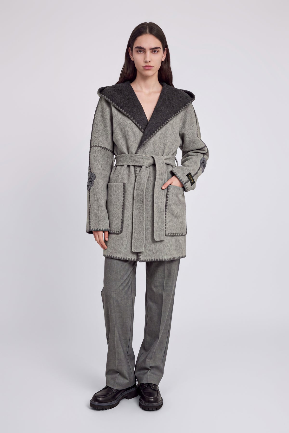 CAPPOTTO DOUBLE BICOLORE CON RICAMI IN LANA