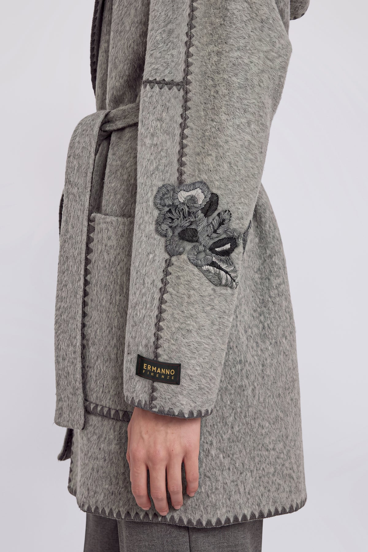 CAPPOTTO DOUBLE BICOLORE CON RICAMI IN LANA