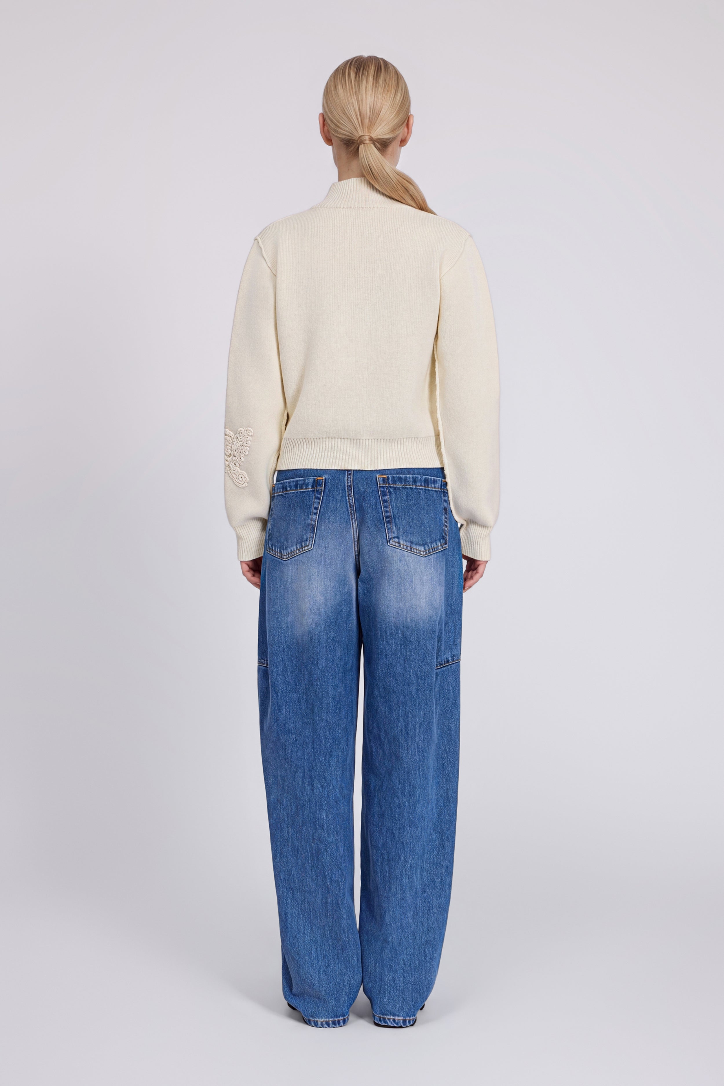 BLOUSON BOMBER EN MAILLE AVEC BRODERIE MACRAMĖ