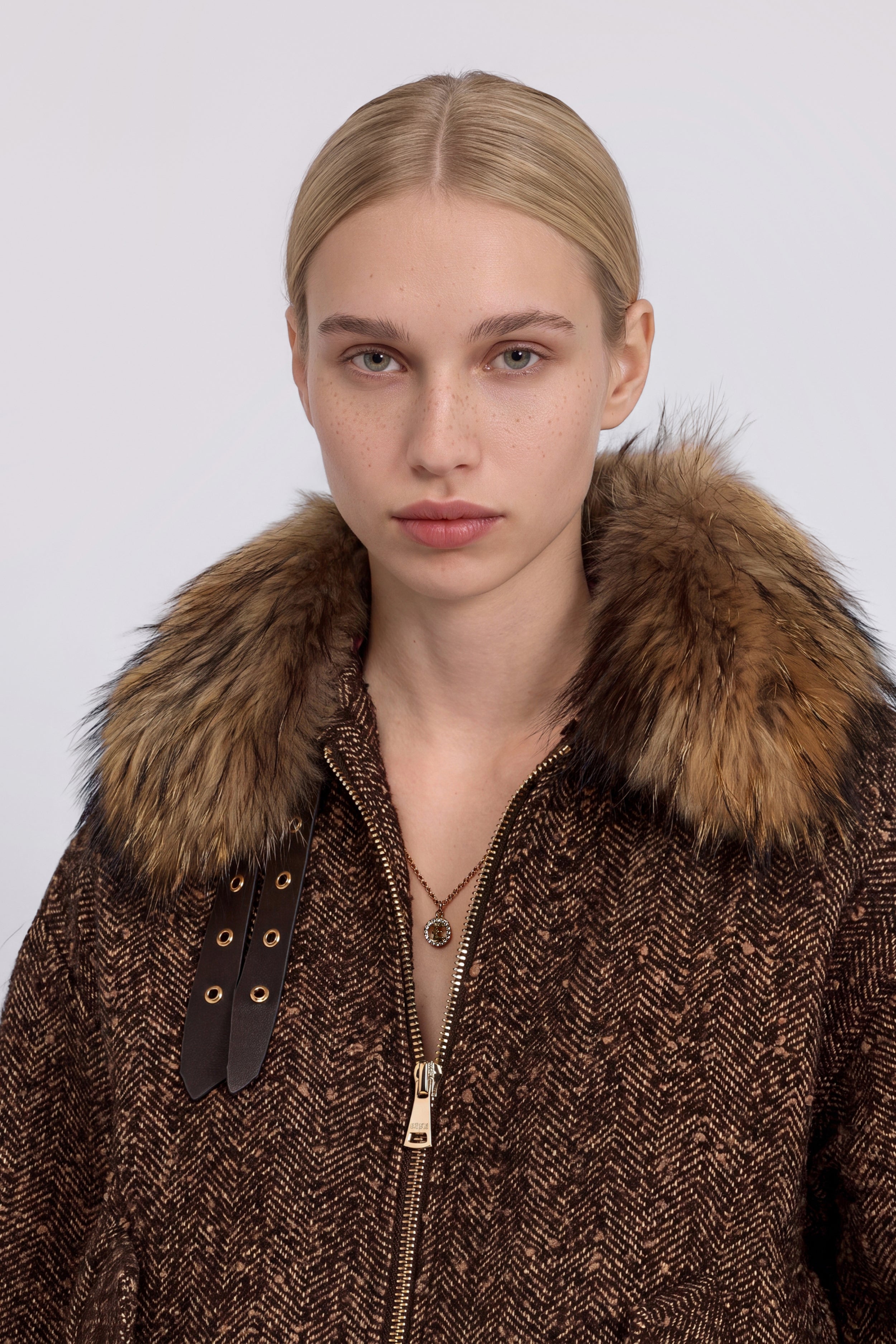 BLOUSON BOMBER EN TWEED AVEC COL EN FOURRURE